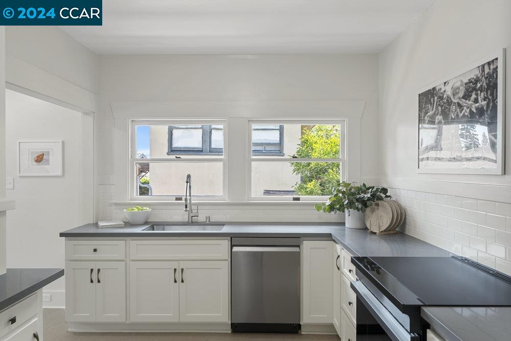 1704 Marin Ave