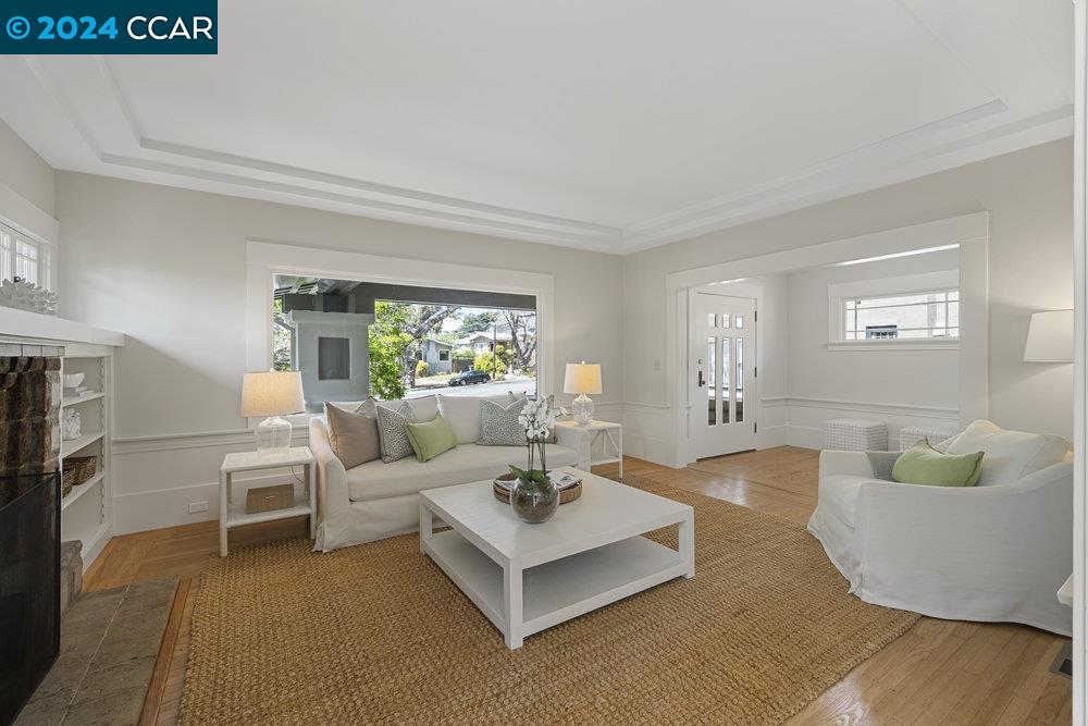 1704 Marin Ave