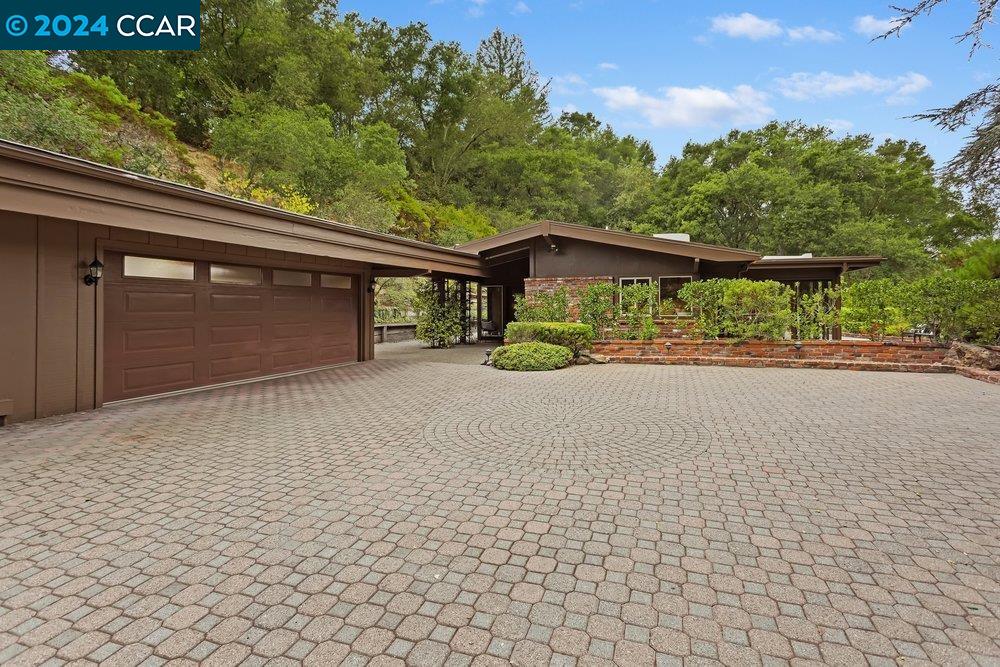 16 Honey Hill Rd