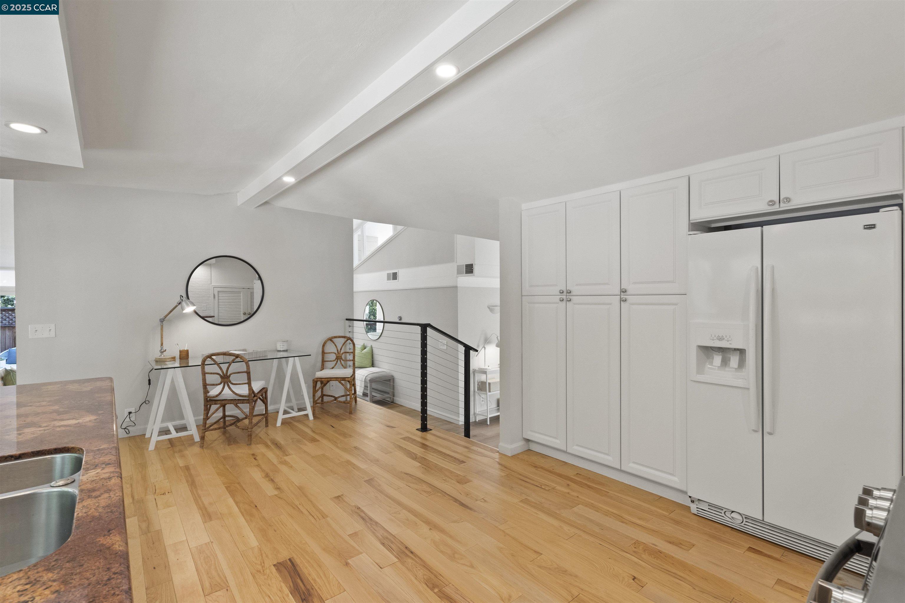 8 La Campana Rd