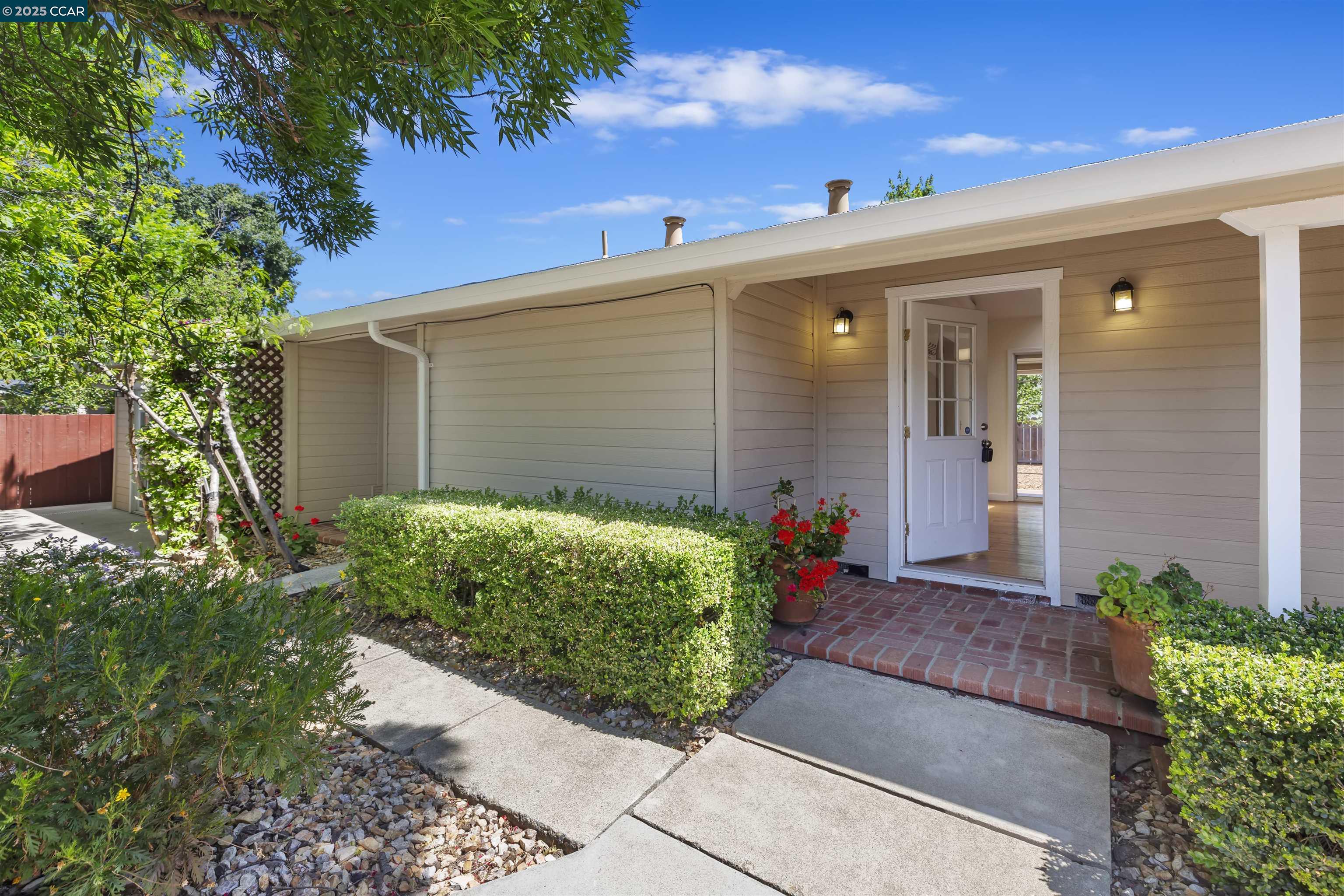 828 Bancroft Rd