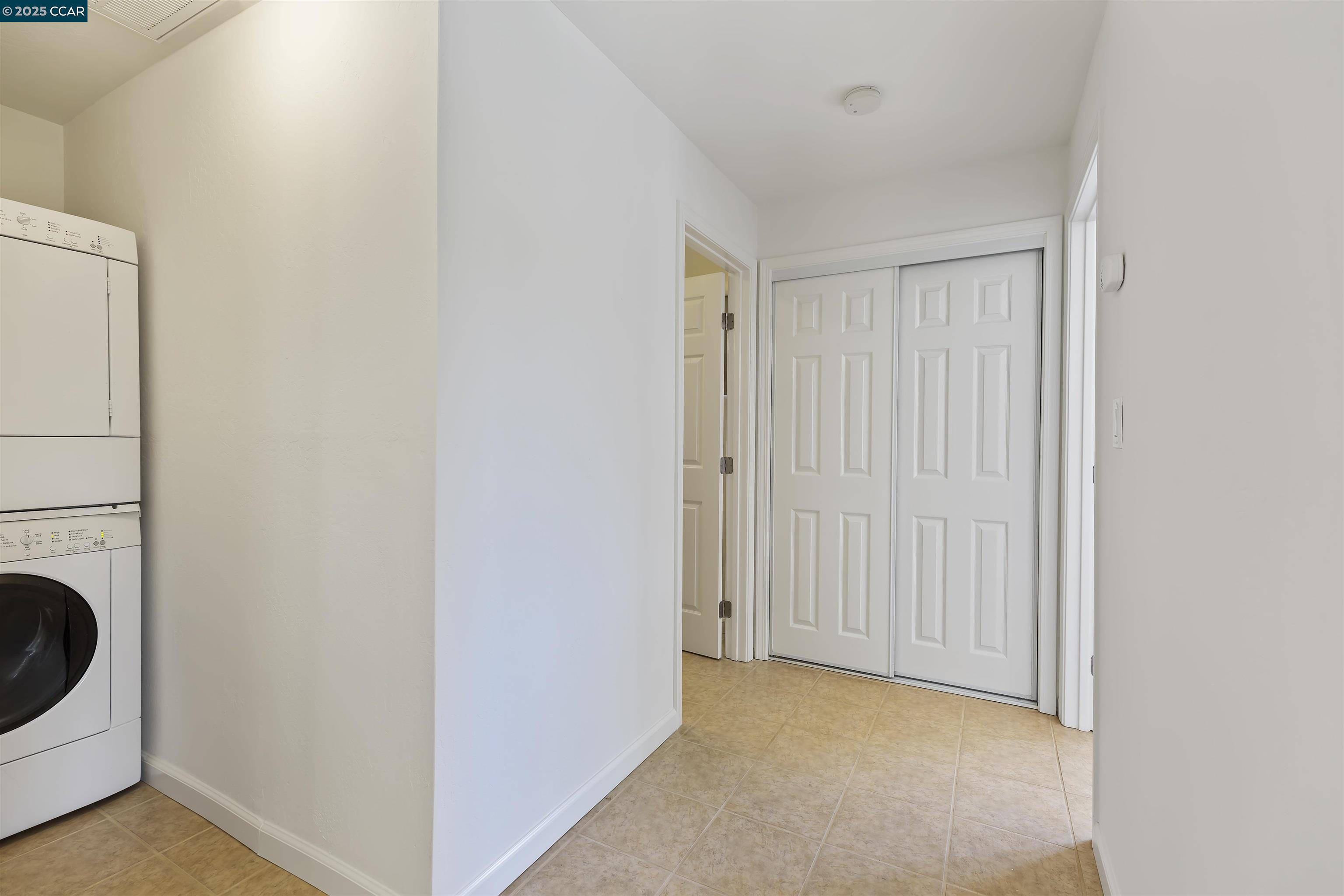 25 Bates Blvd Unit: In-Law
