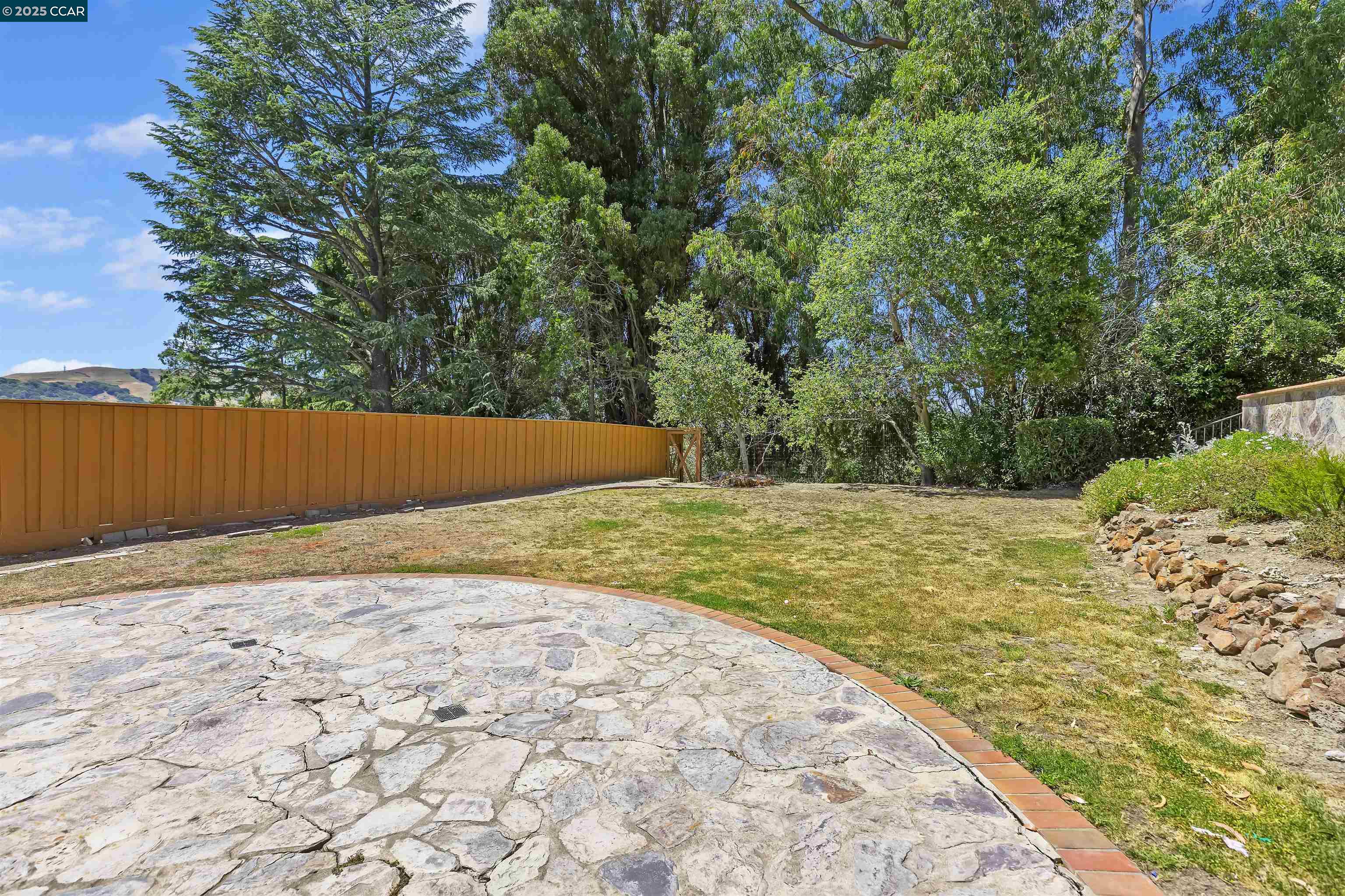 25 Bates Blvd Unit: In-Law