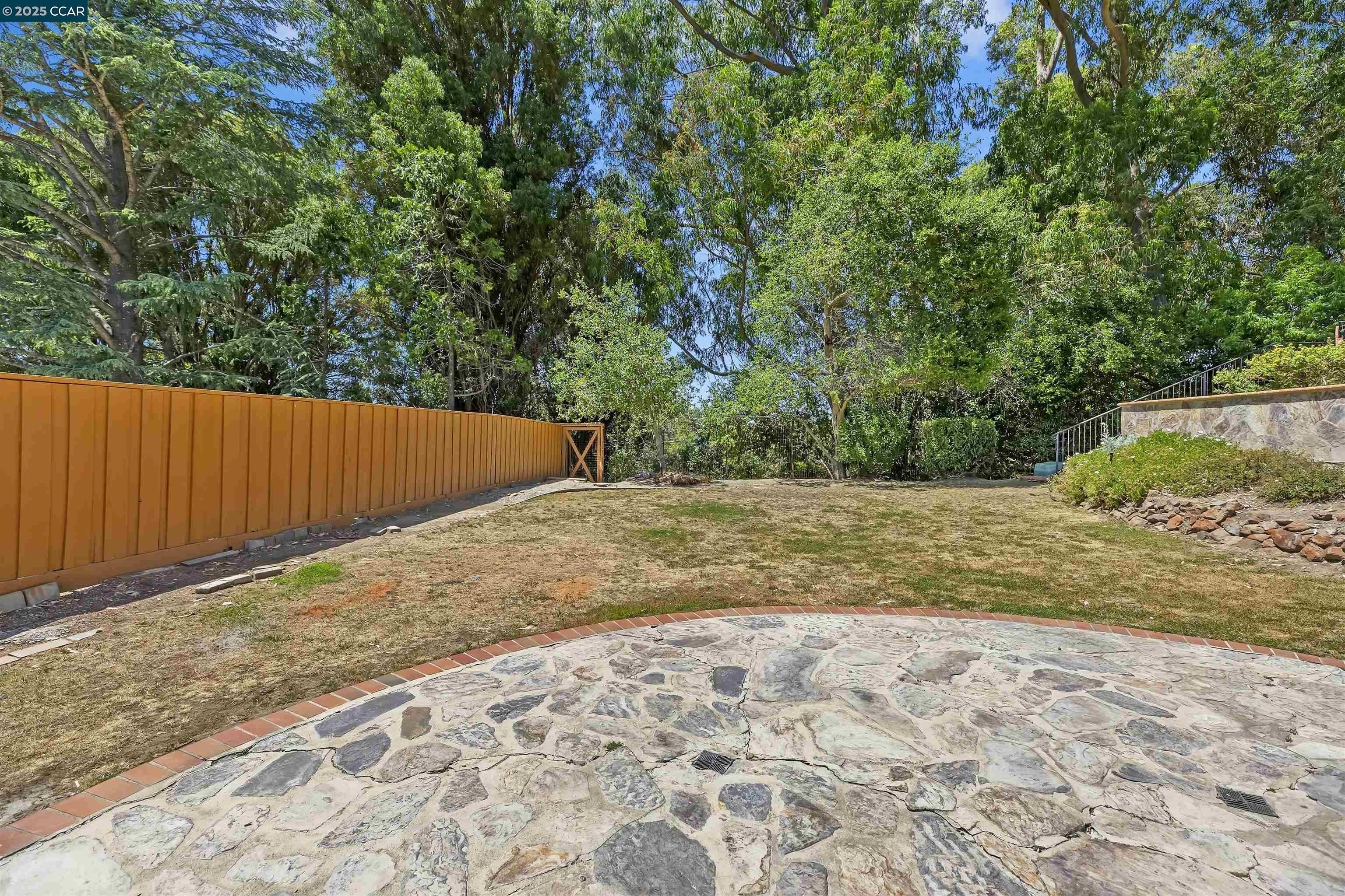 25 Bates Blvd Unit: In-Law