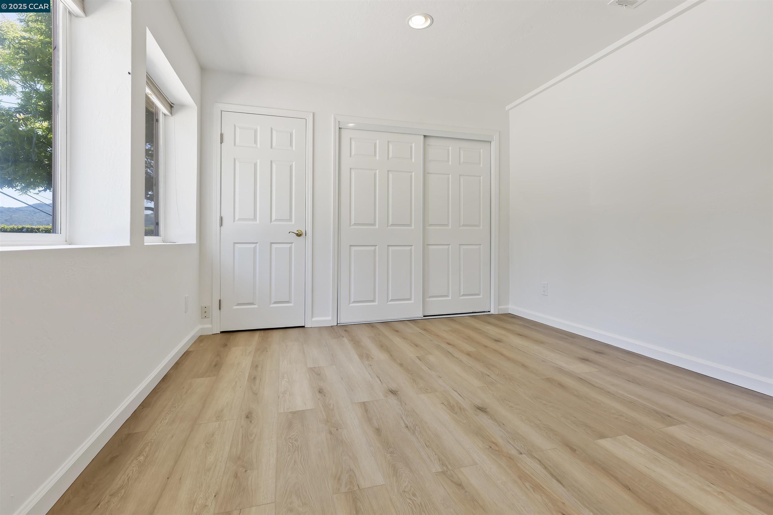 25 Bates Blvd Unit: In-Law