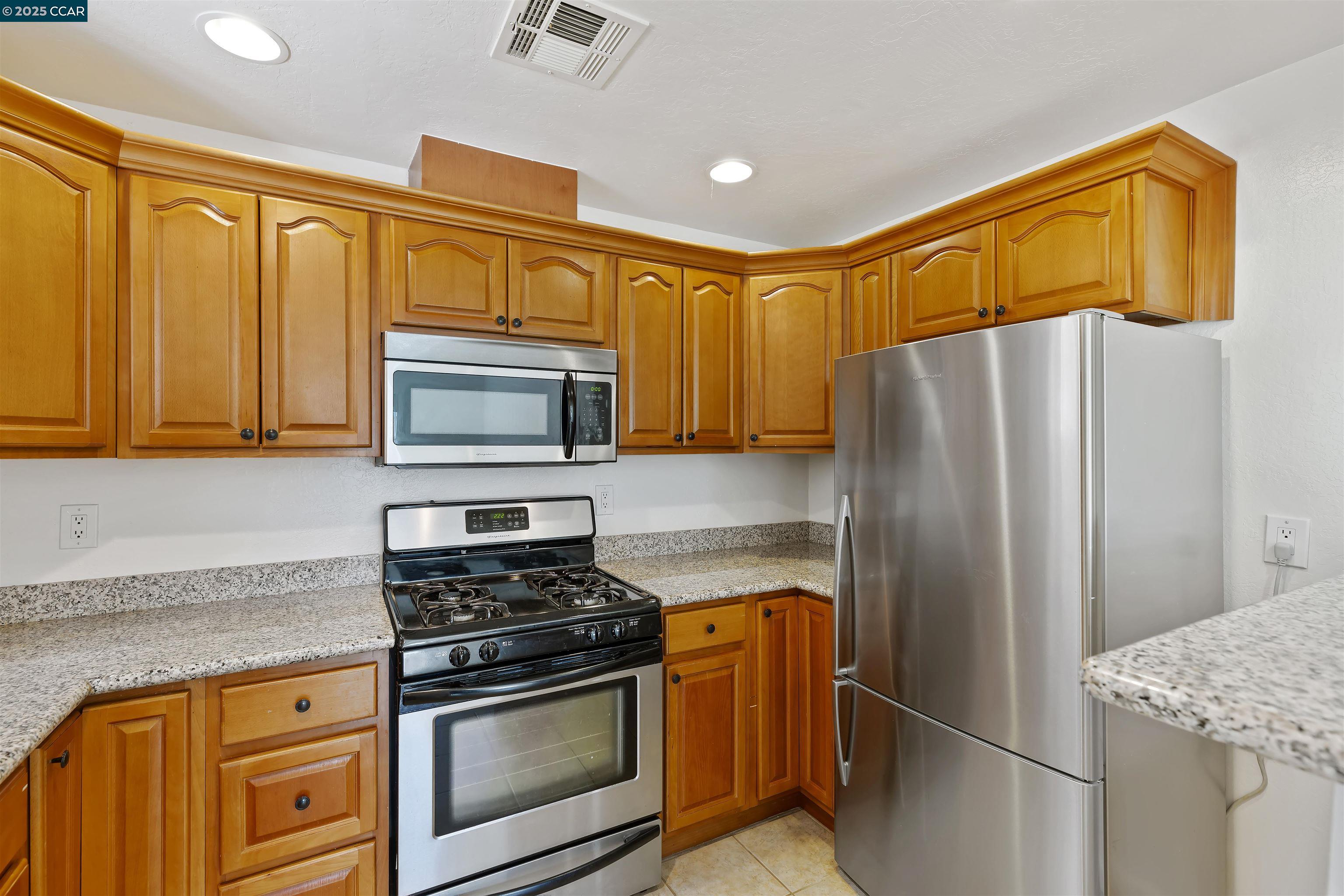 25 Bates Blvd Unit: In-Law