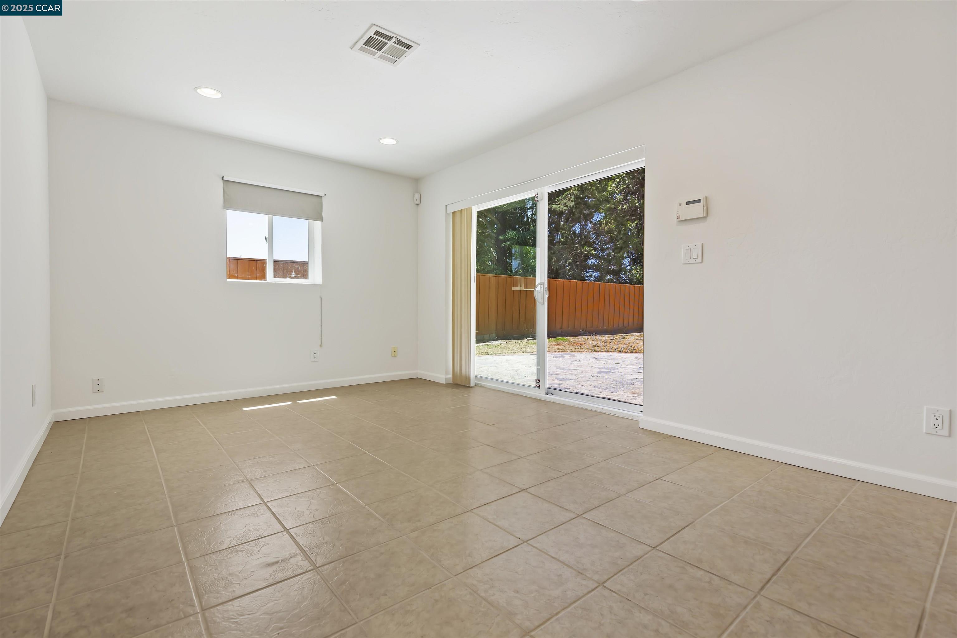 25 Bates Blvd Unit: In-Law
