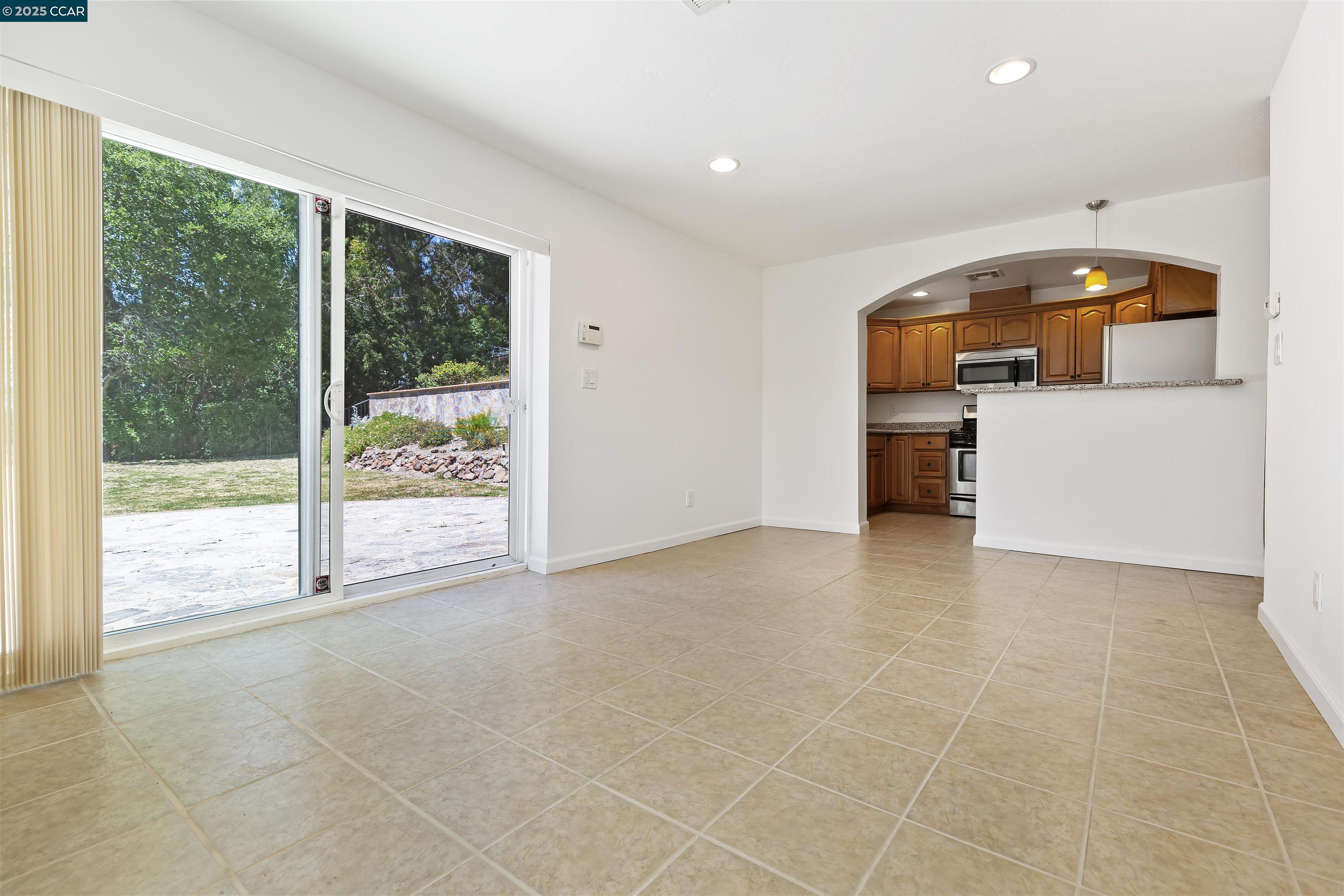 25 Bates Blvd Unit: In-Law