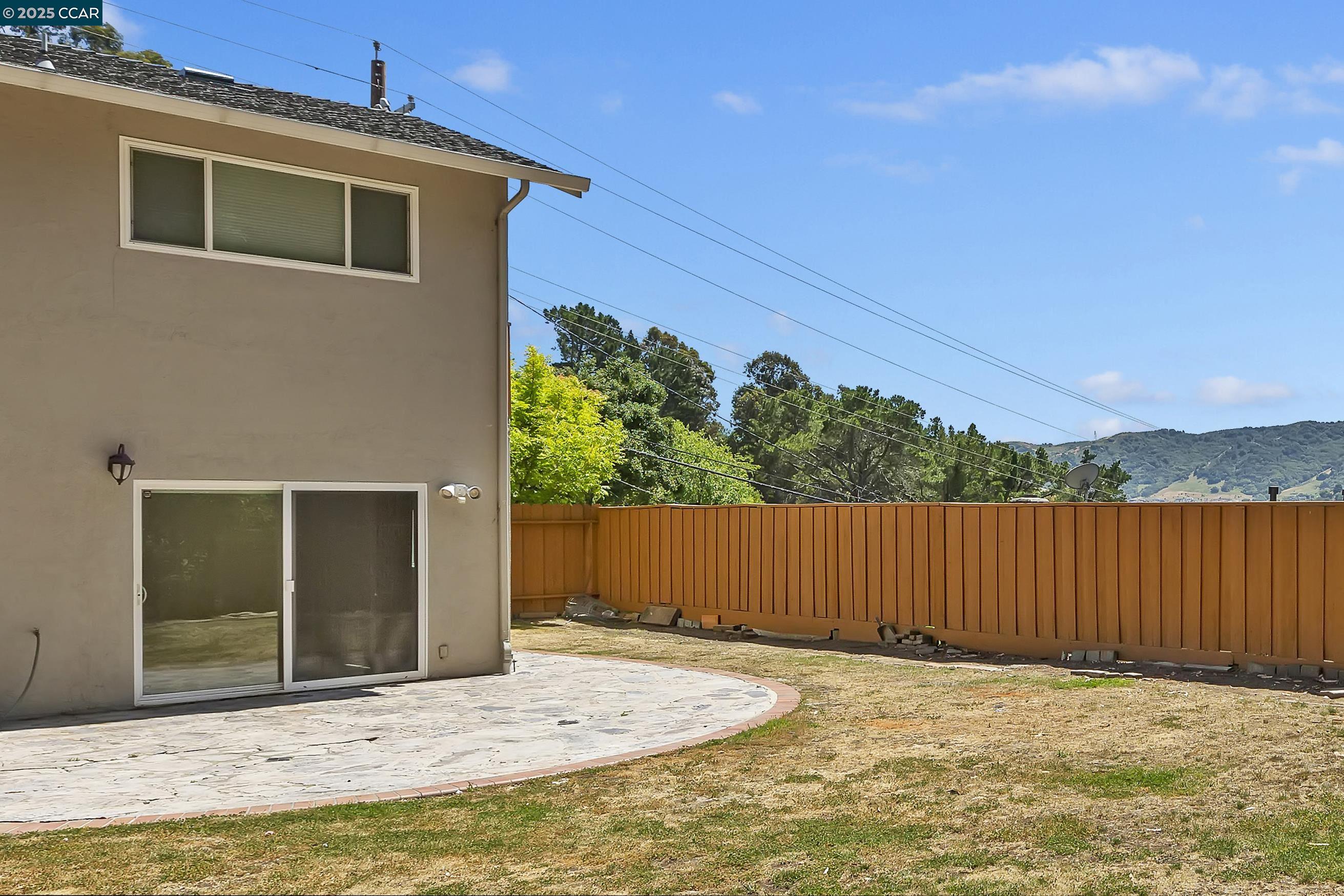 25 Bates Blvd Unit: In-Law