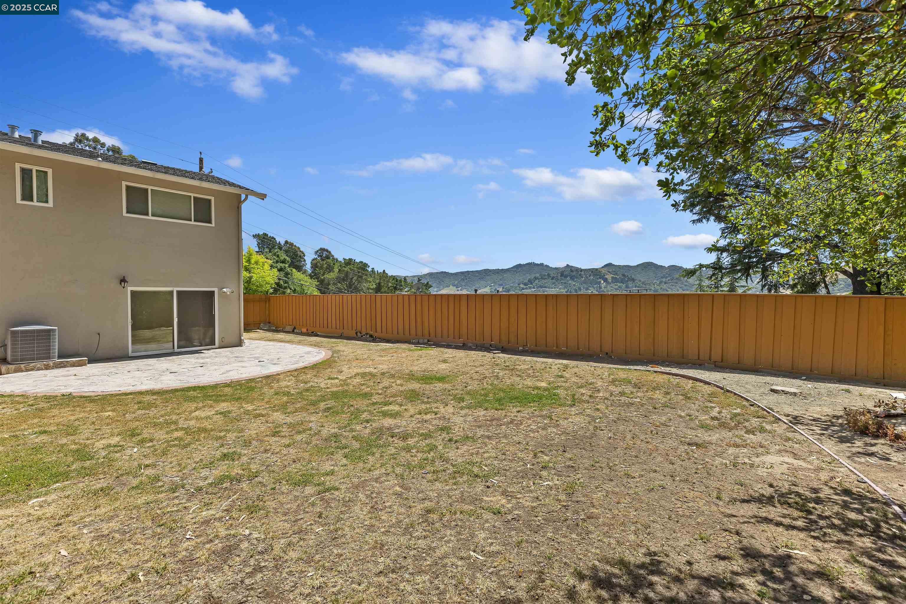 25 Bates Blvd Unit: In-Law