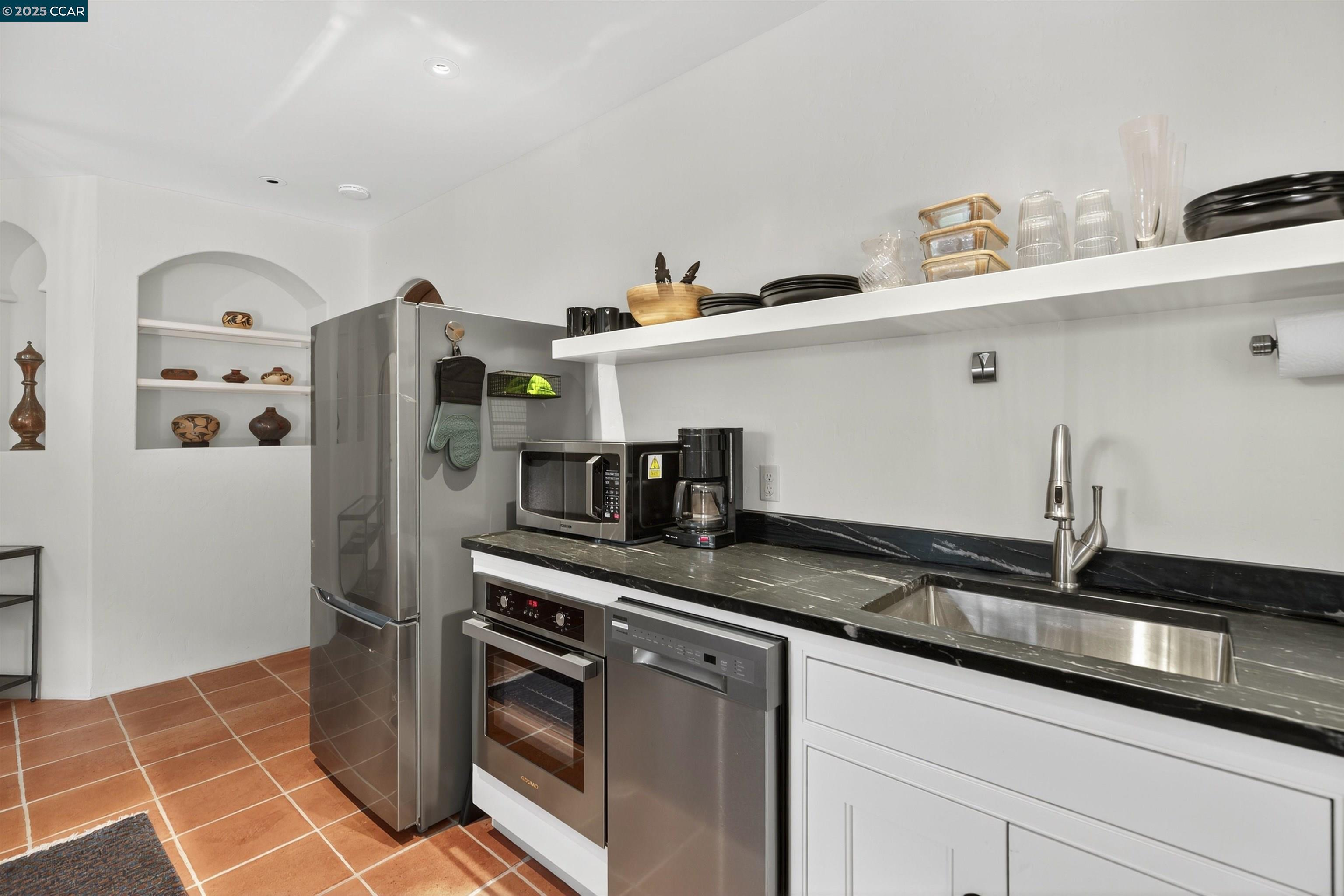 1 La Campana Rd, Apt #1