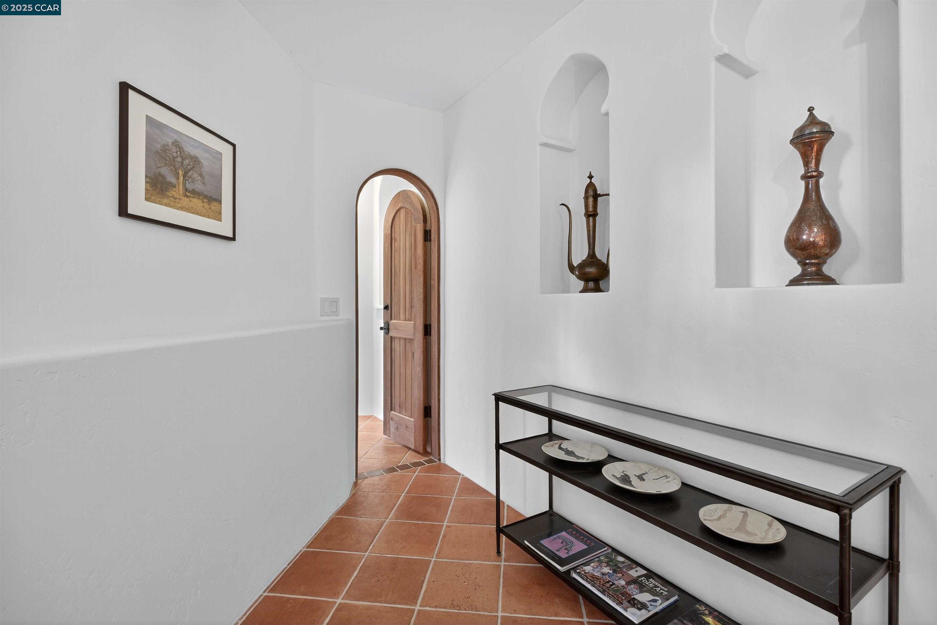 1 La Campana Rd, Apt #1