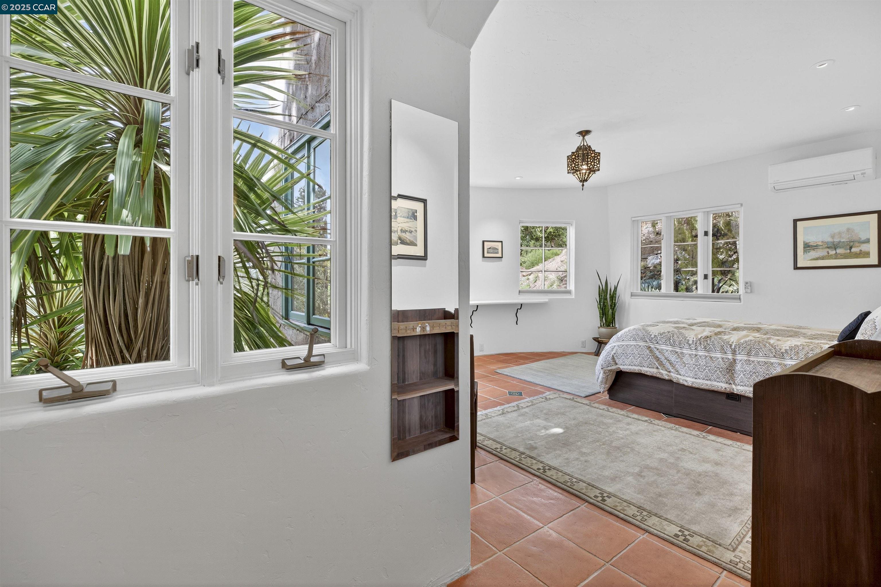 1 La Campana Rd, Apt #1