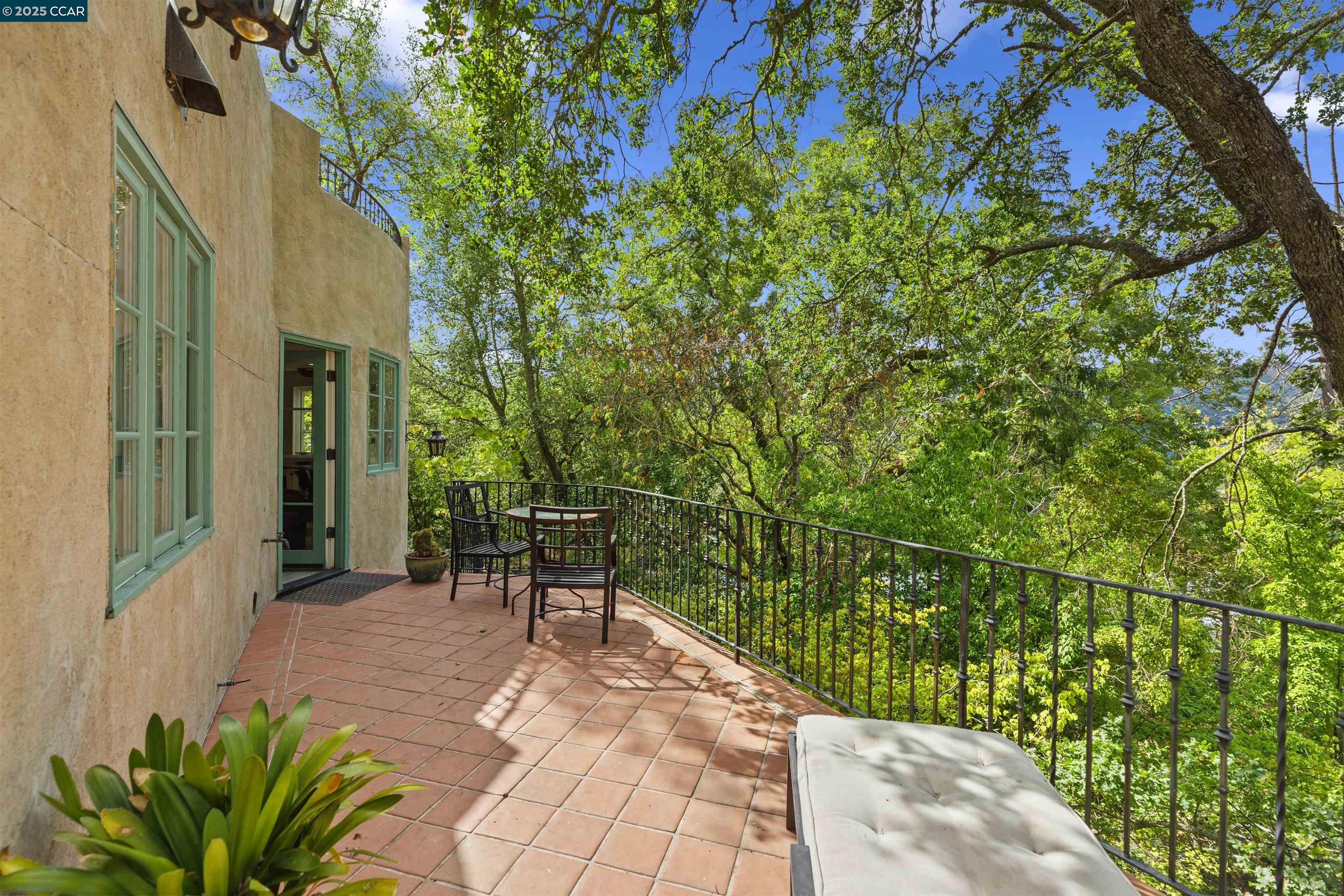 1 La Campana Rd, Apt #1