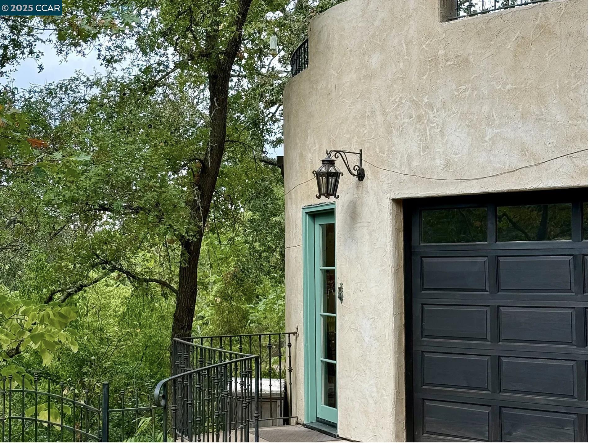 1 La Campana Rd, Apt #1