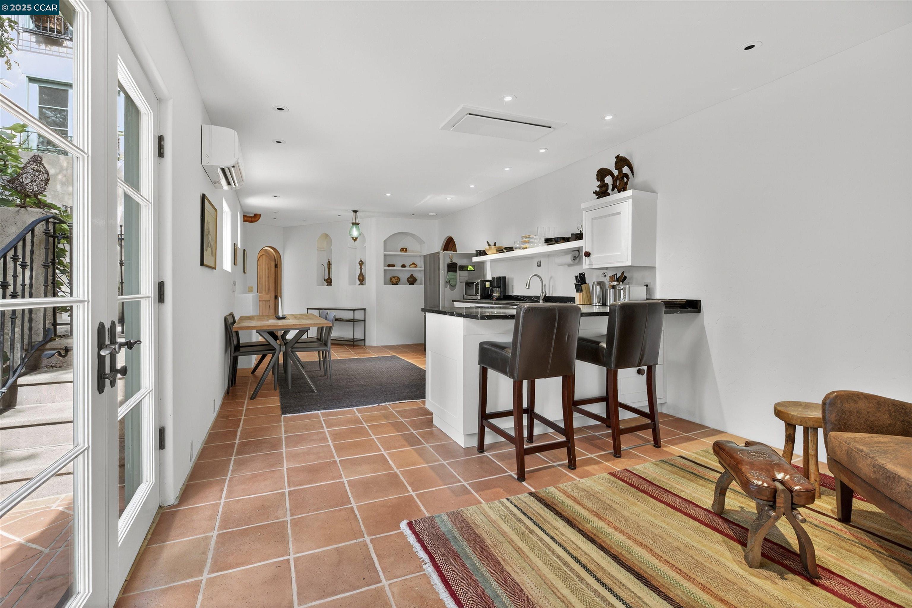 1 La Campana Rd, Apt #1