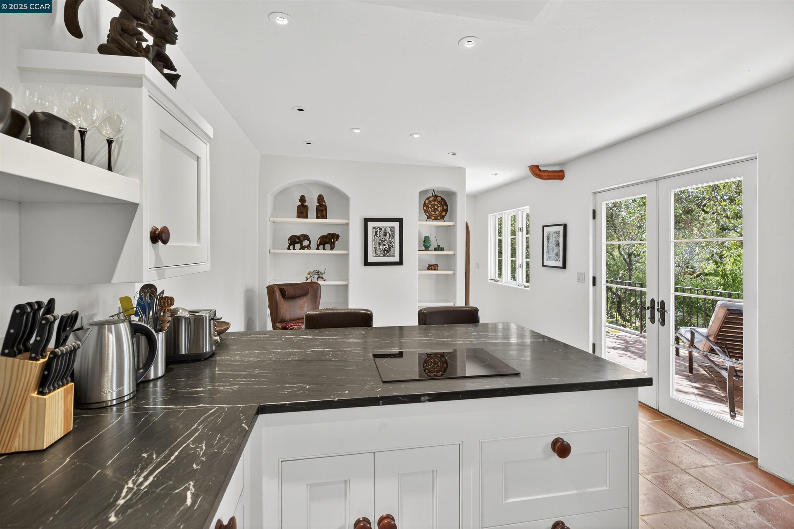 1 La Campana Rd, Apt #1