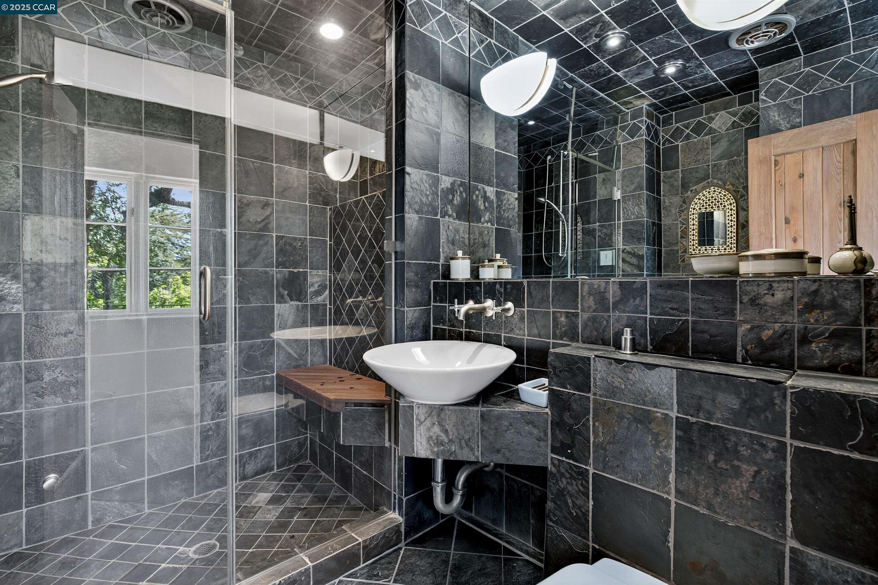 1 La Campana Rd, Apt #1