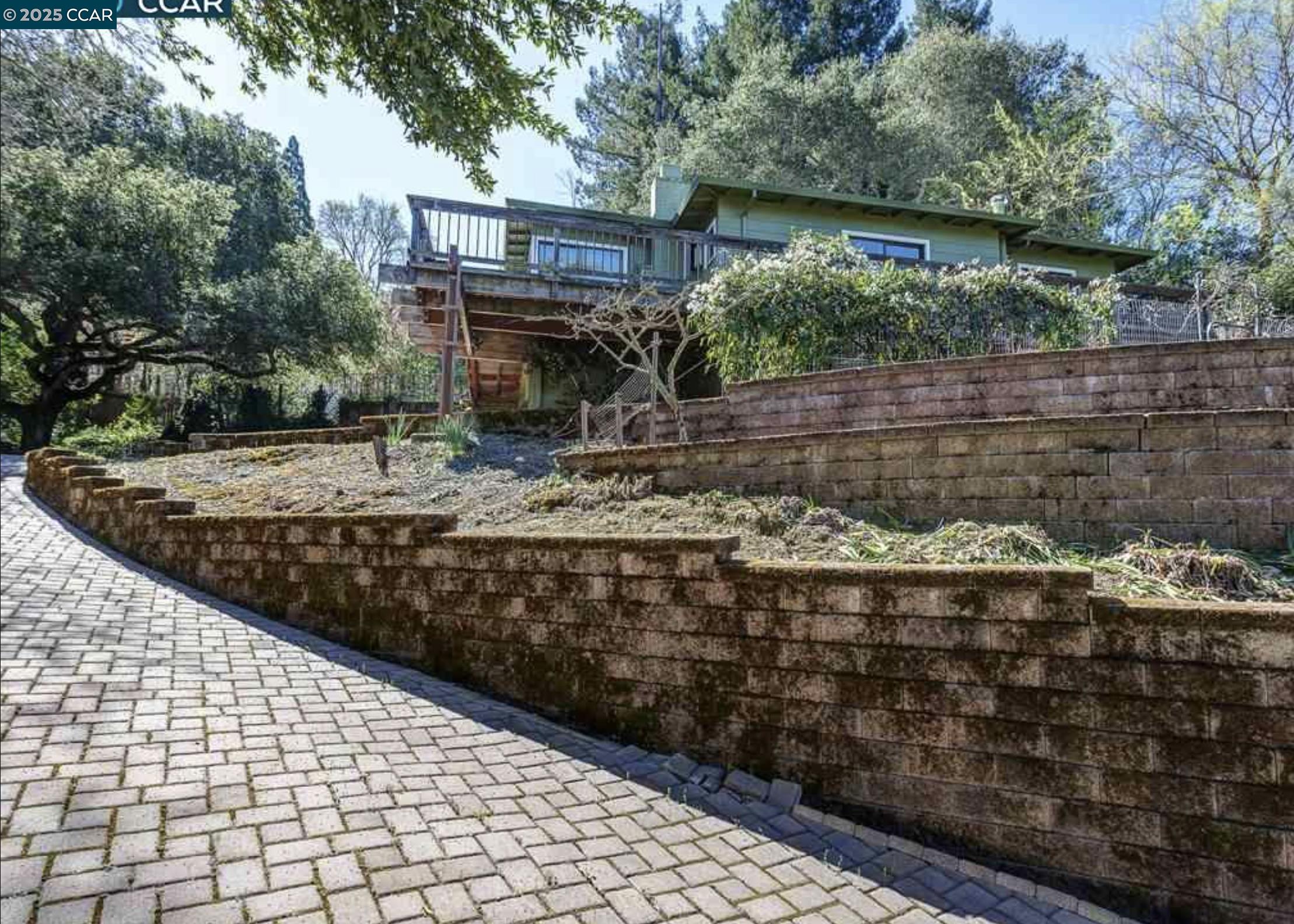 47 Ardilla Rd