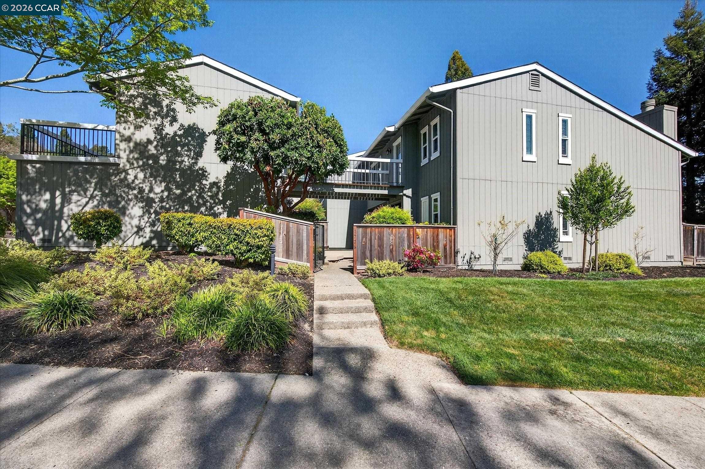 1736 Saint Andrews Dr