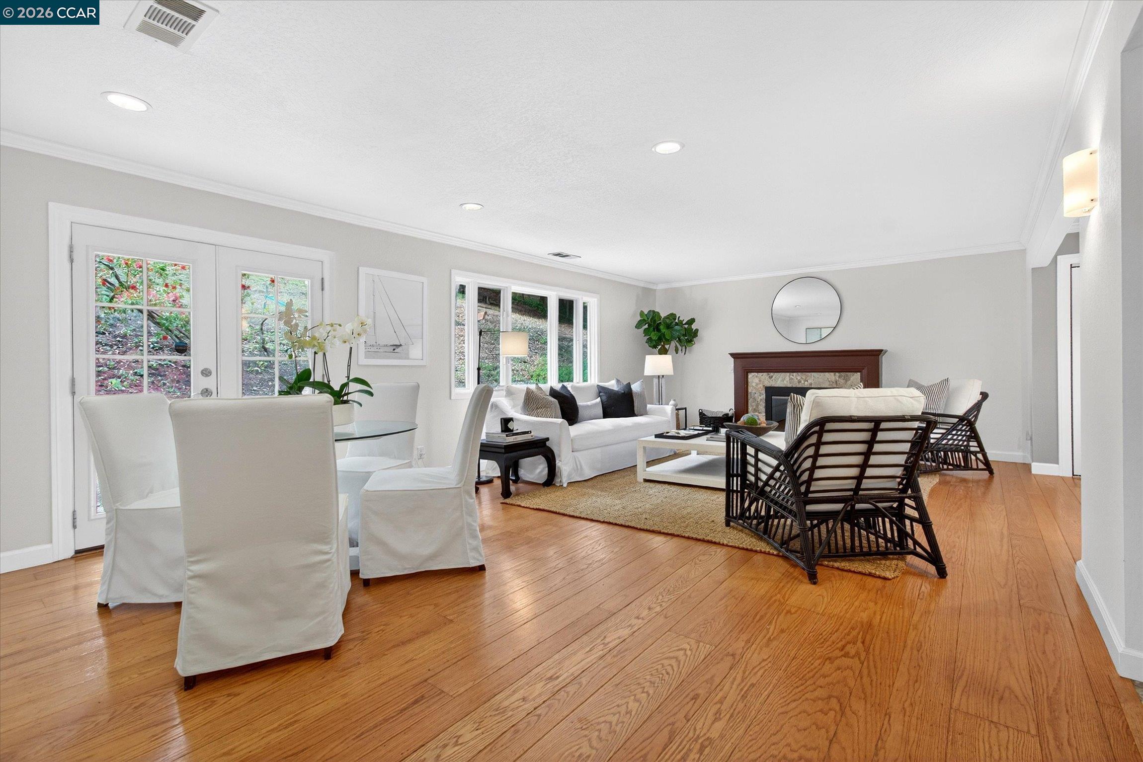 28 Rheem Blvd