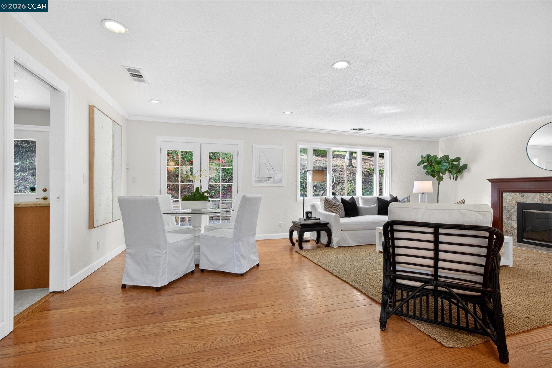 28 Rheem Blvd