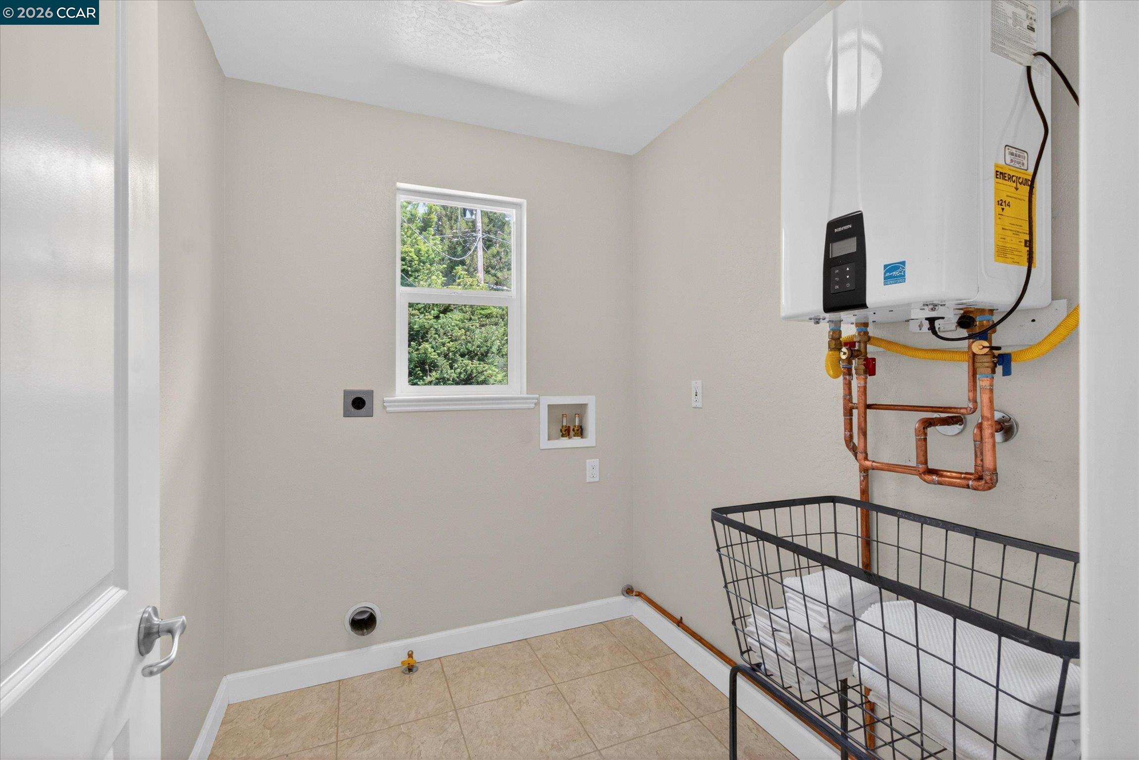 28 Rheem Blvd