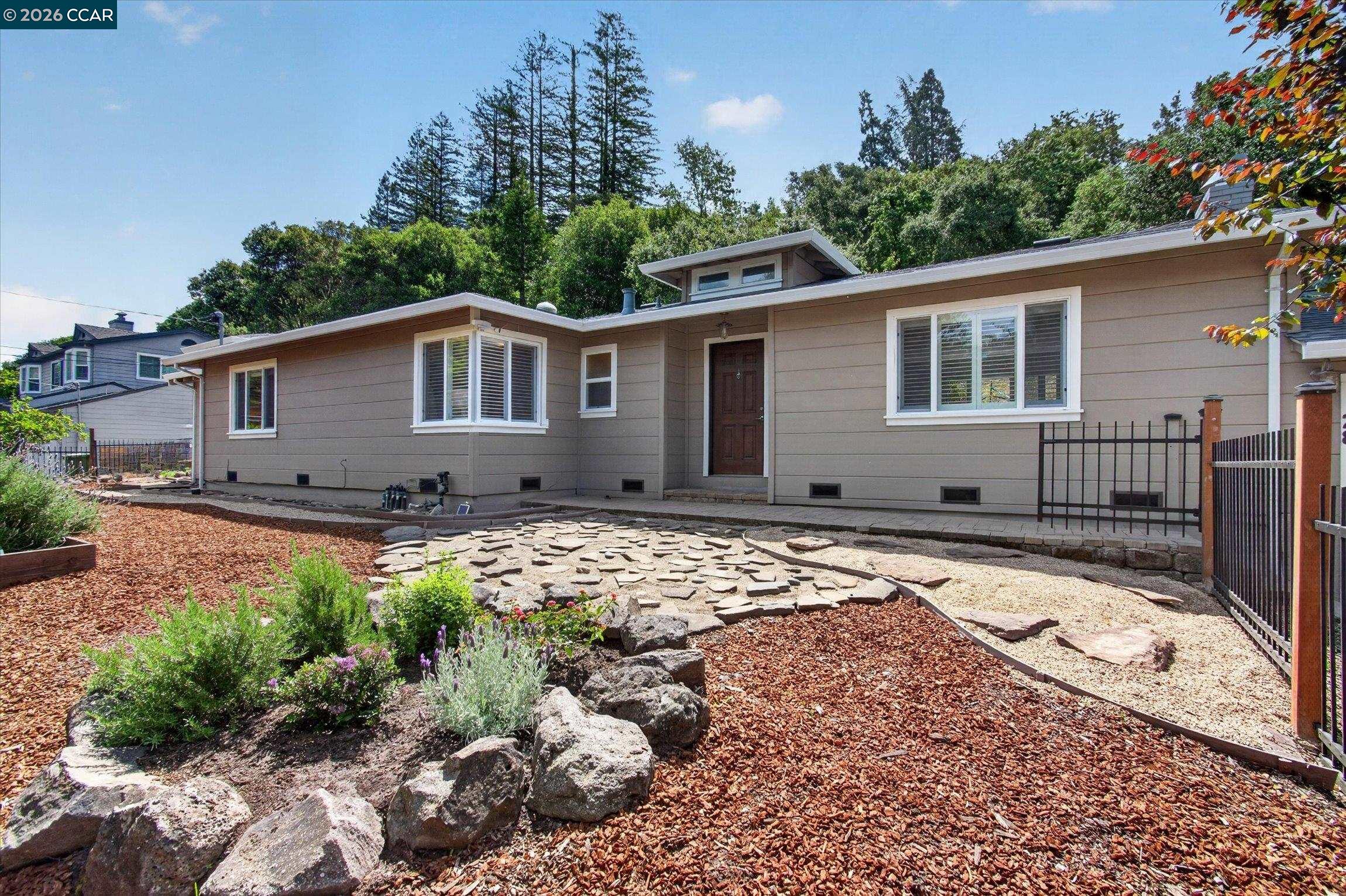 28 Rheem Blvd
