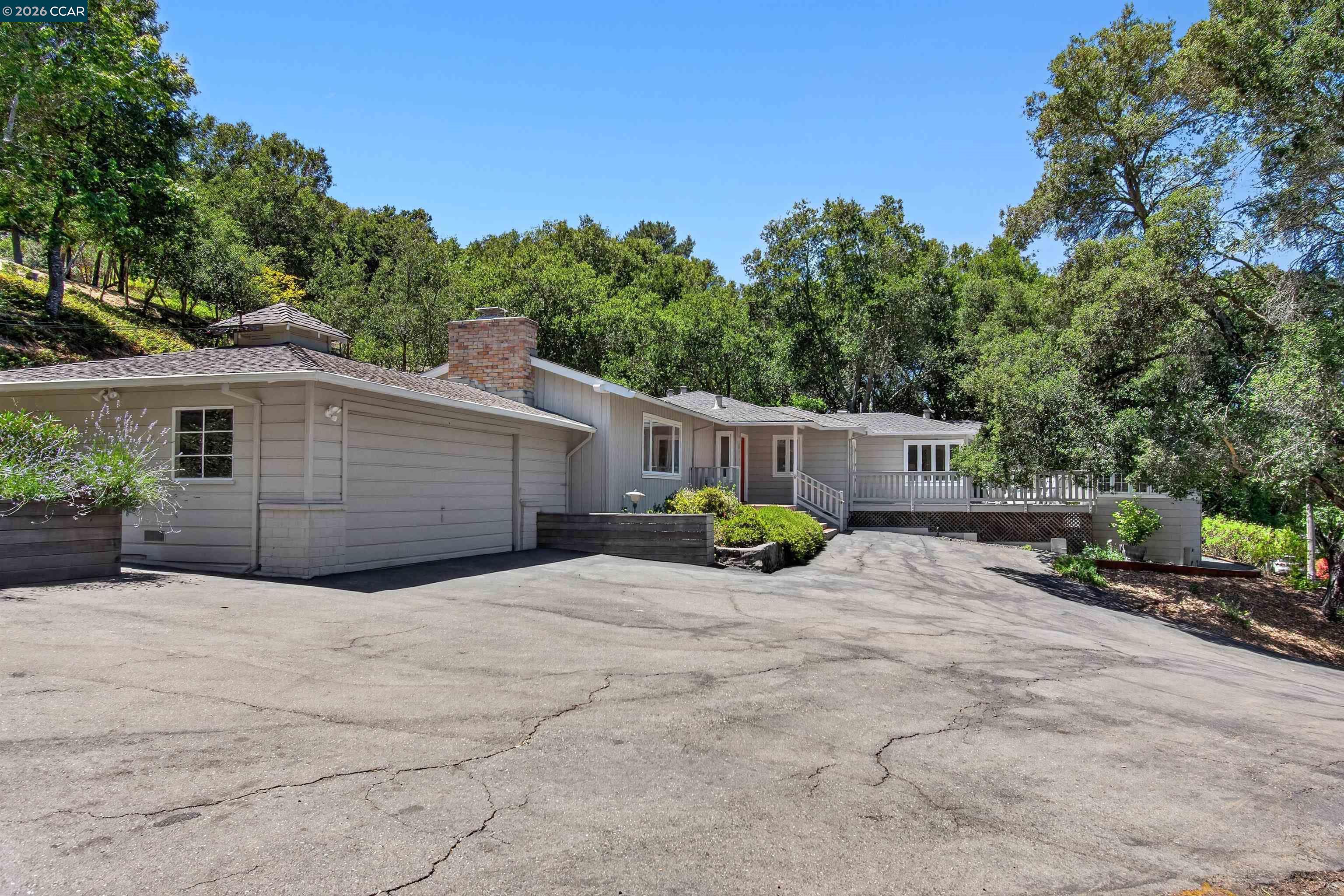 1 Greenwood Ct