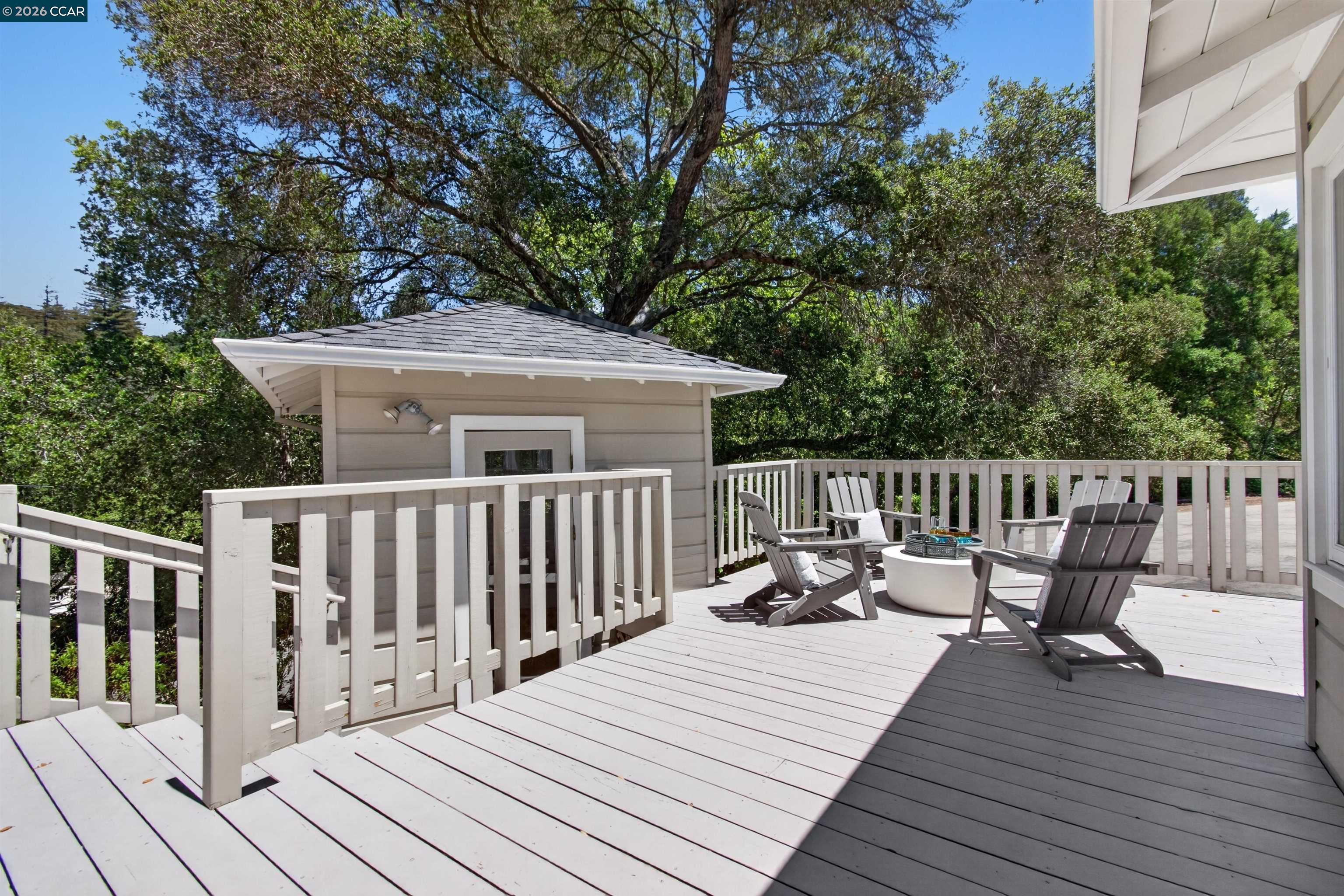 1 Greenwood Ct