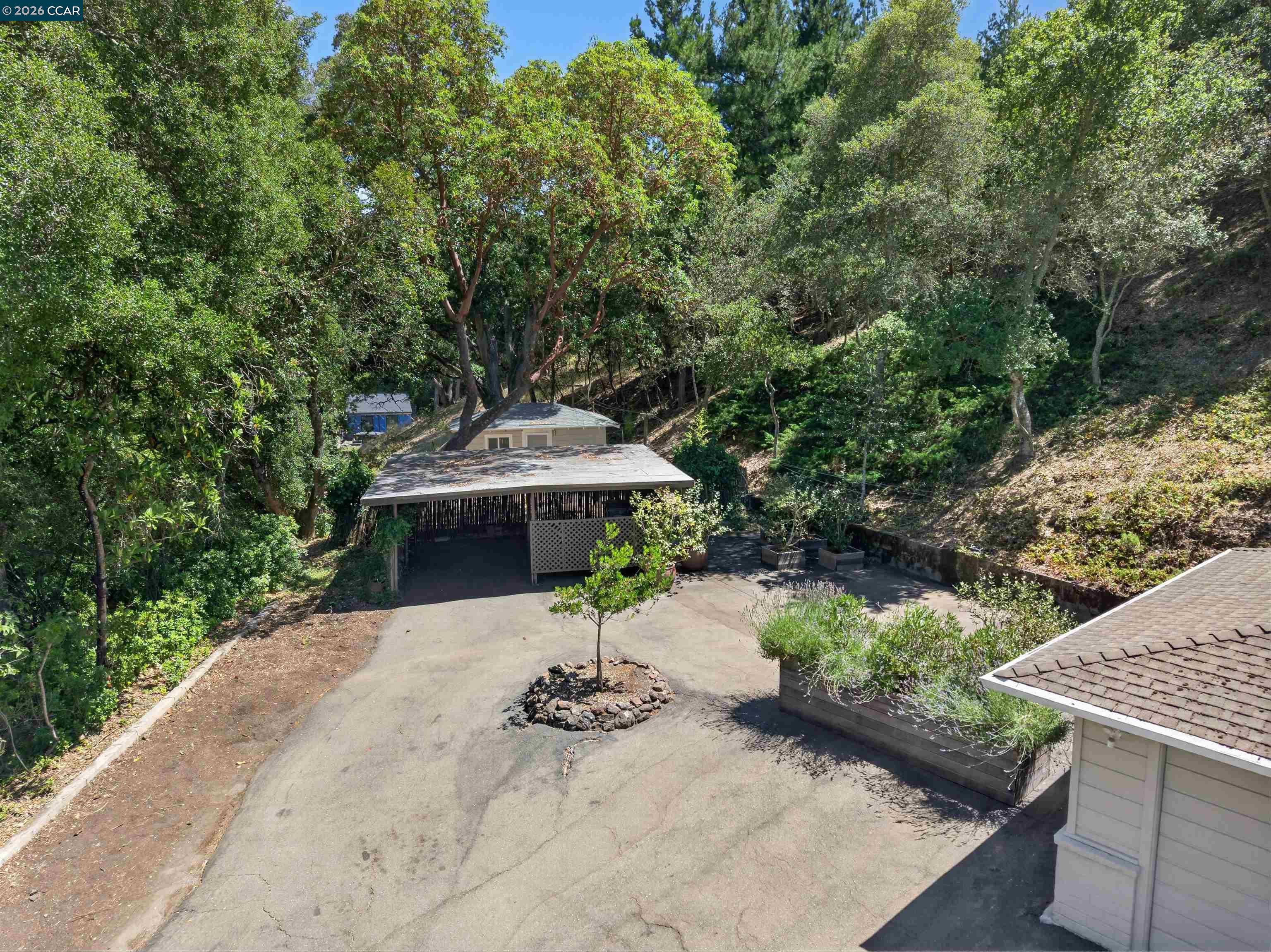 1 Greenwood Ct
