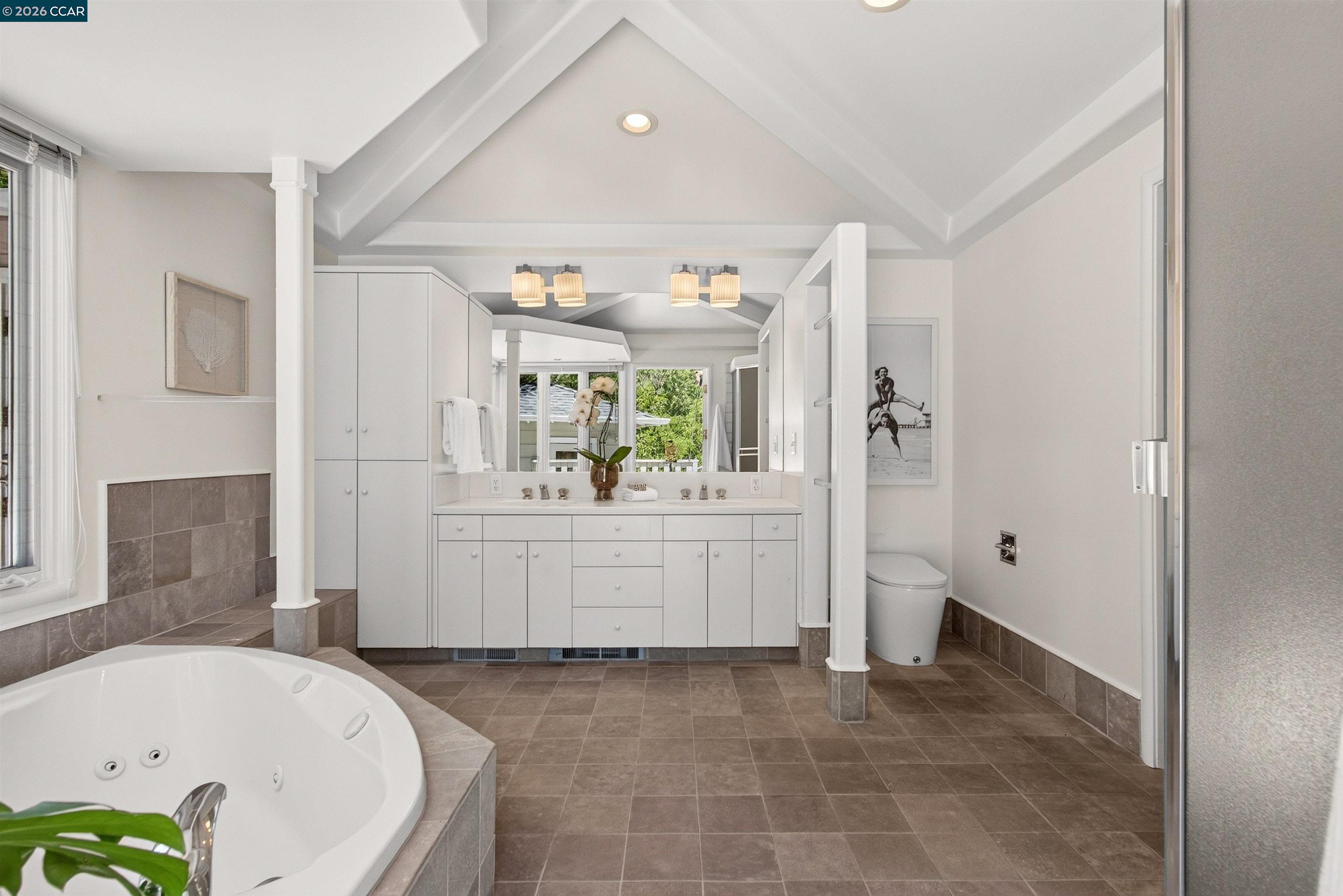 1 Greenwood Ct