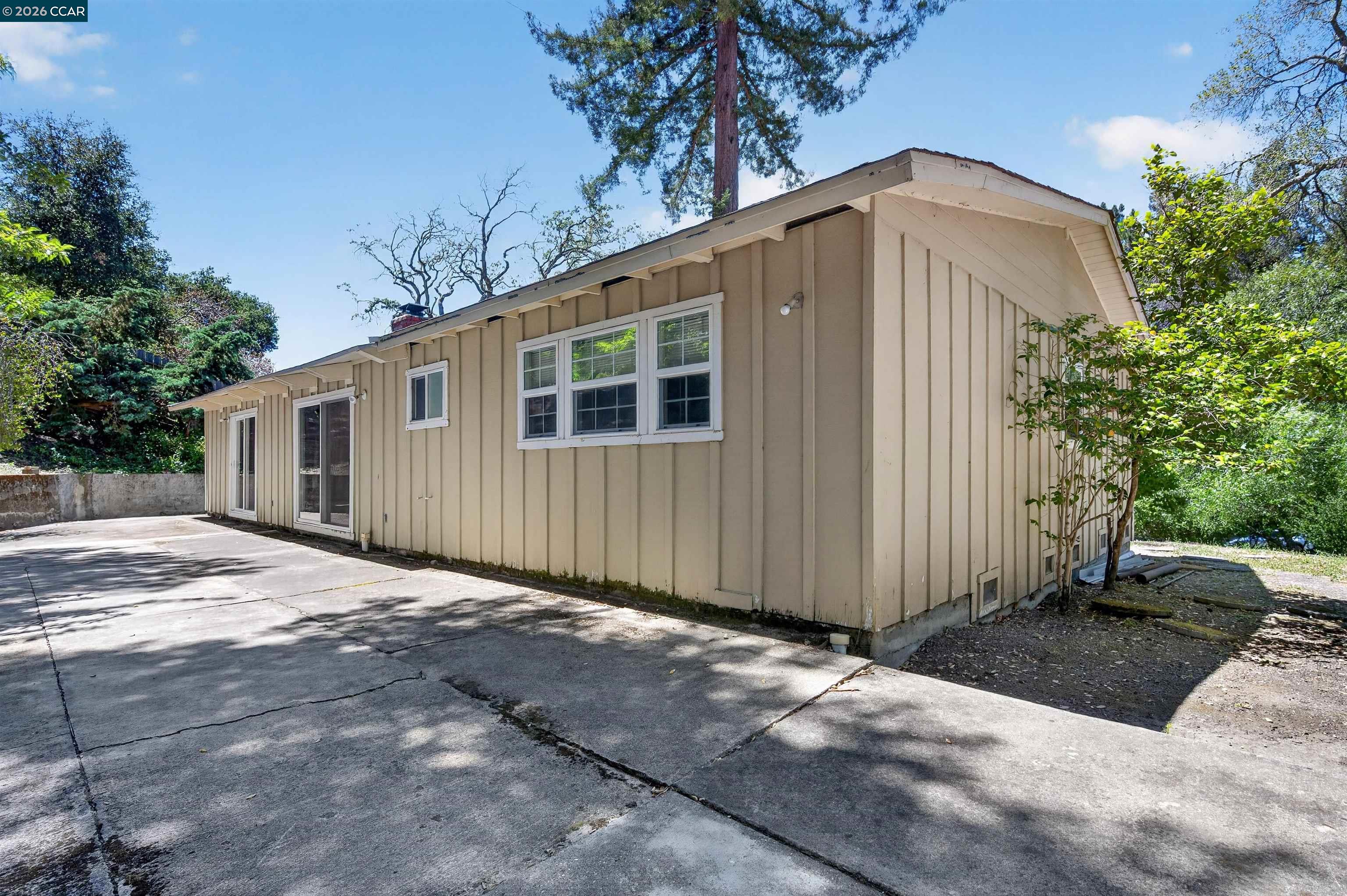 3 Shadow Creek Ln