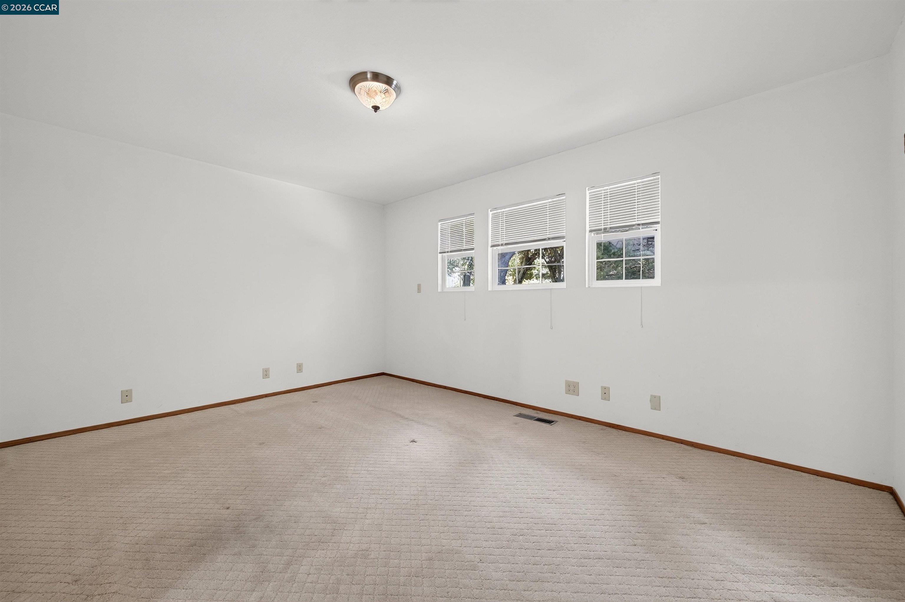 3 Shadow Creek Ln