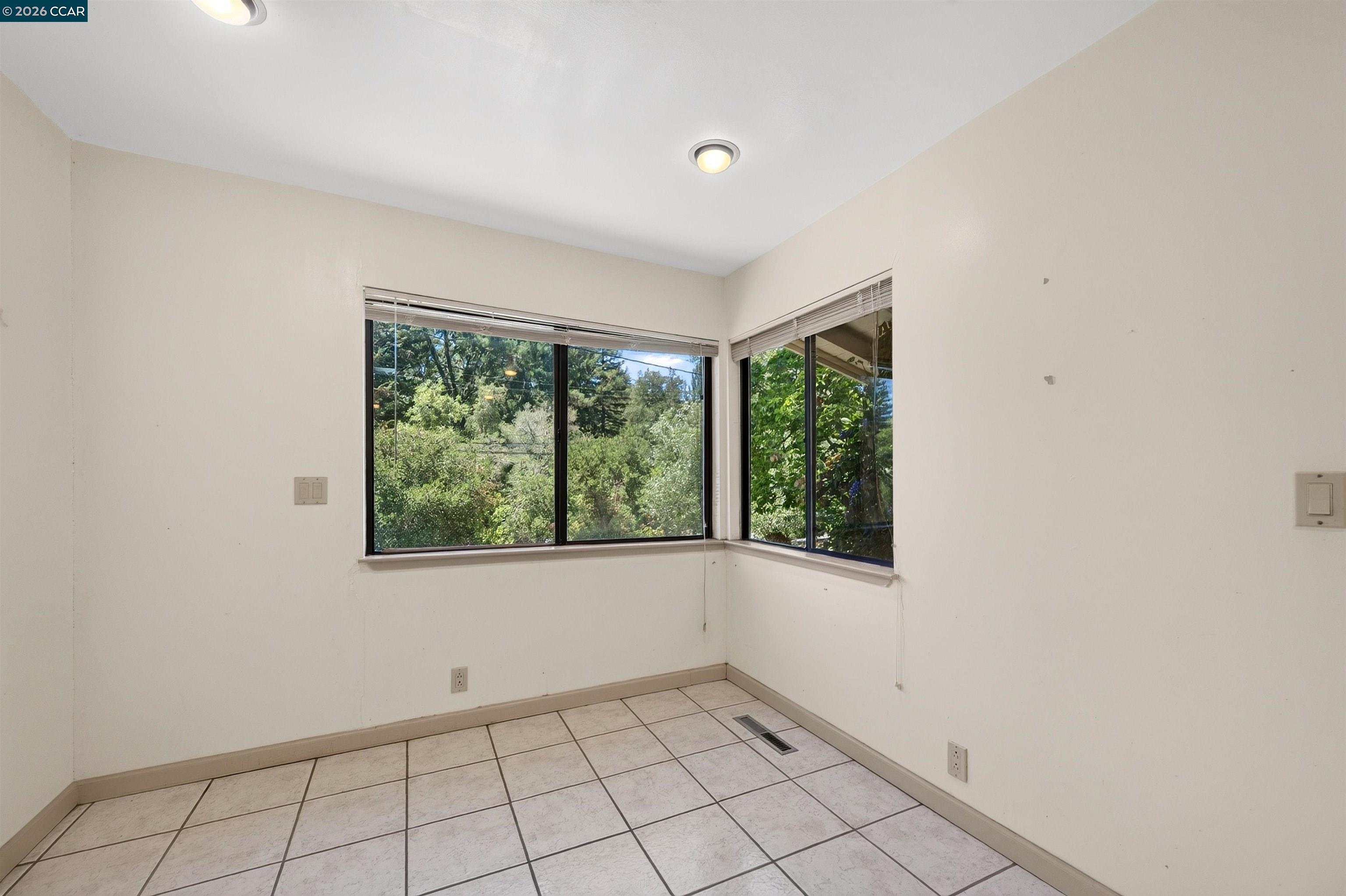 3 Shadow Creek Ln
