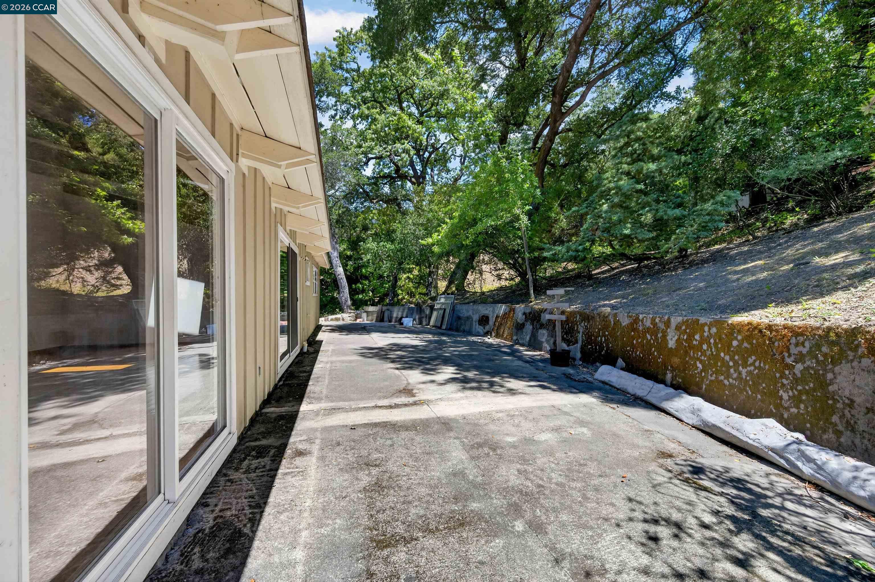 3 Shadow Creek Ln
