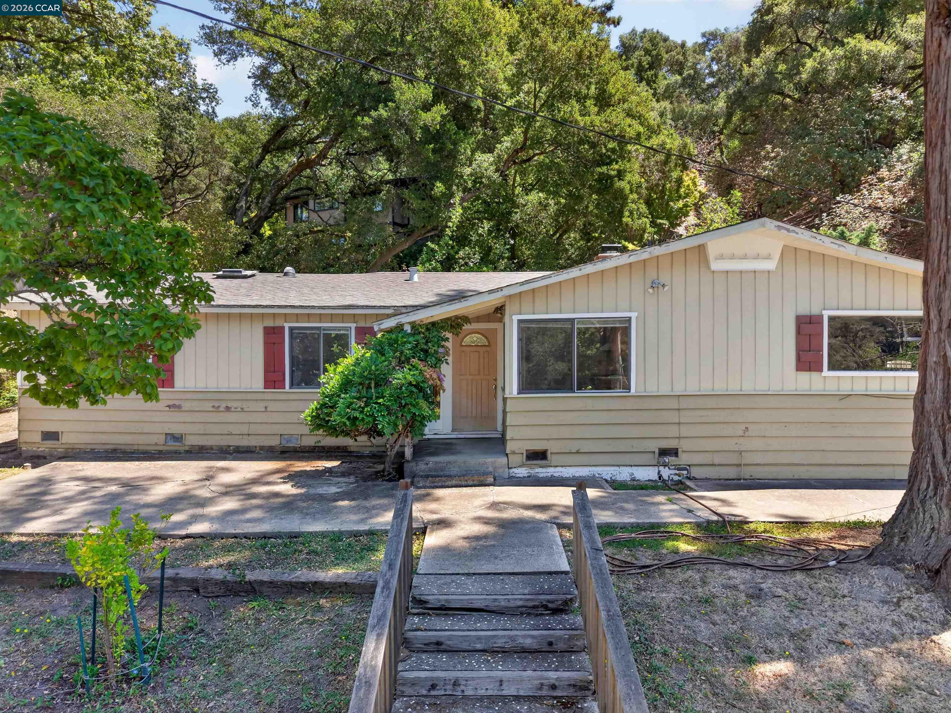 3 Shadow Creek Ln