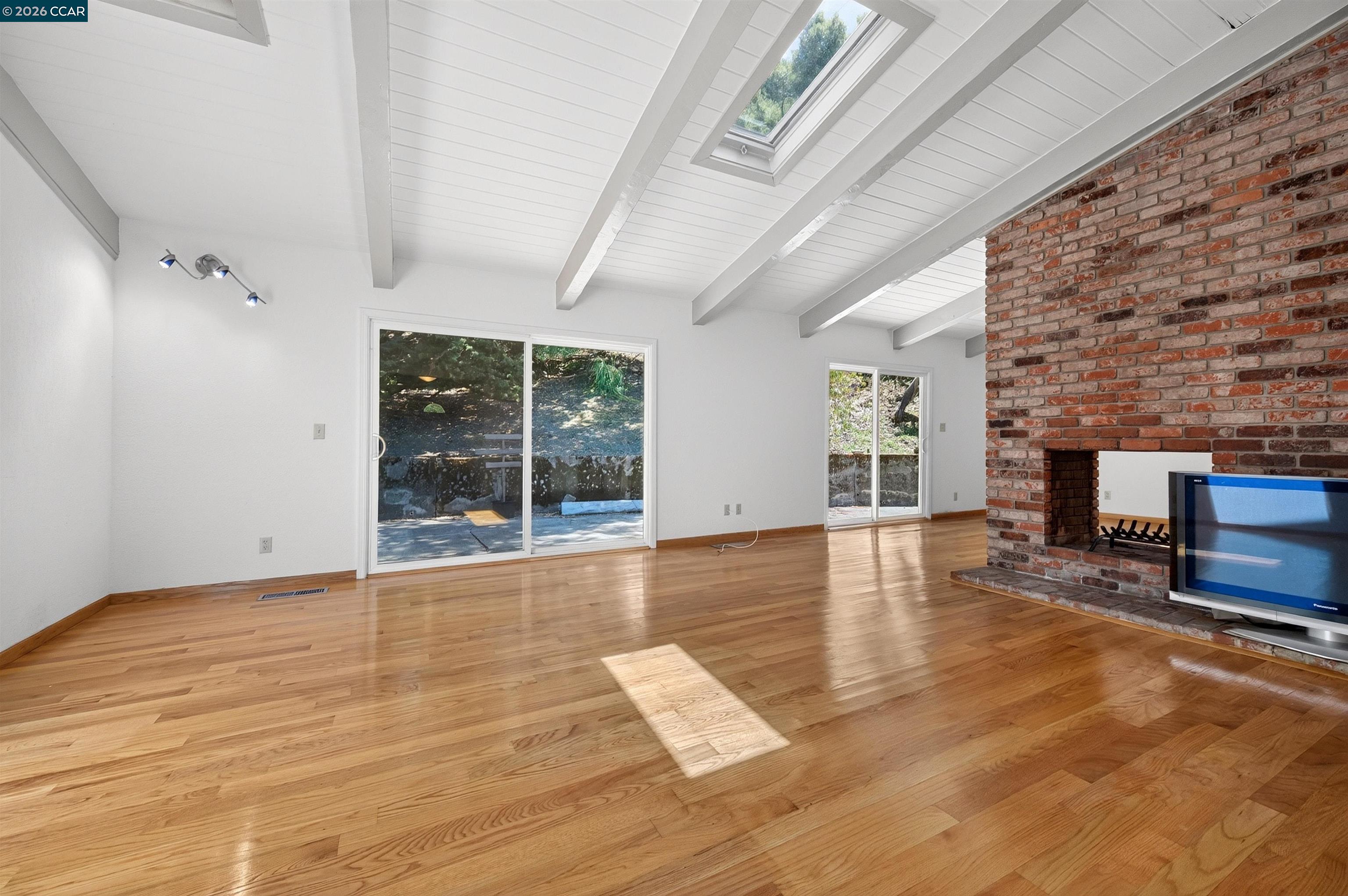 3 Shadow Creek Ln