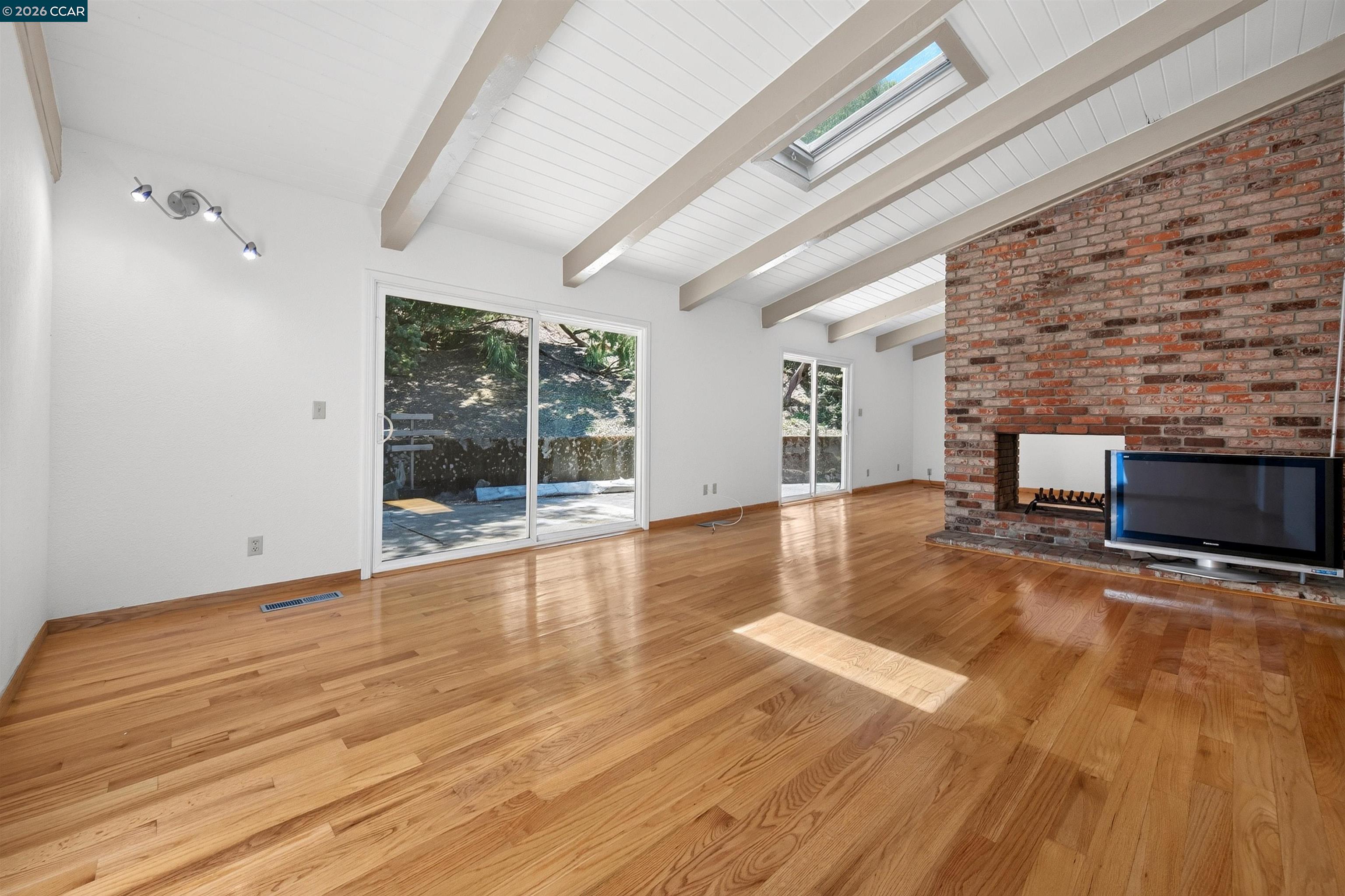 3 Shadow Creek Ln