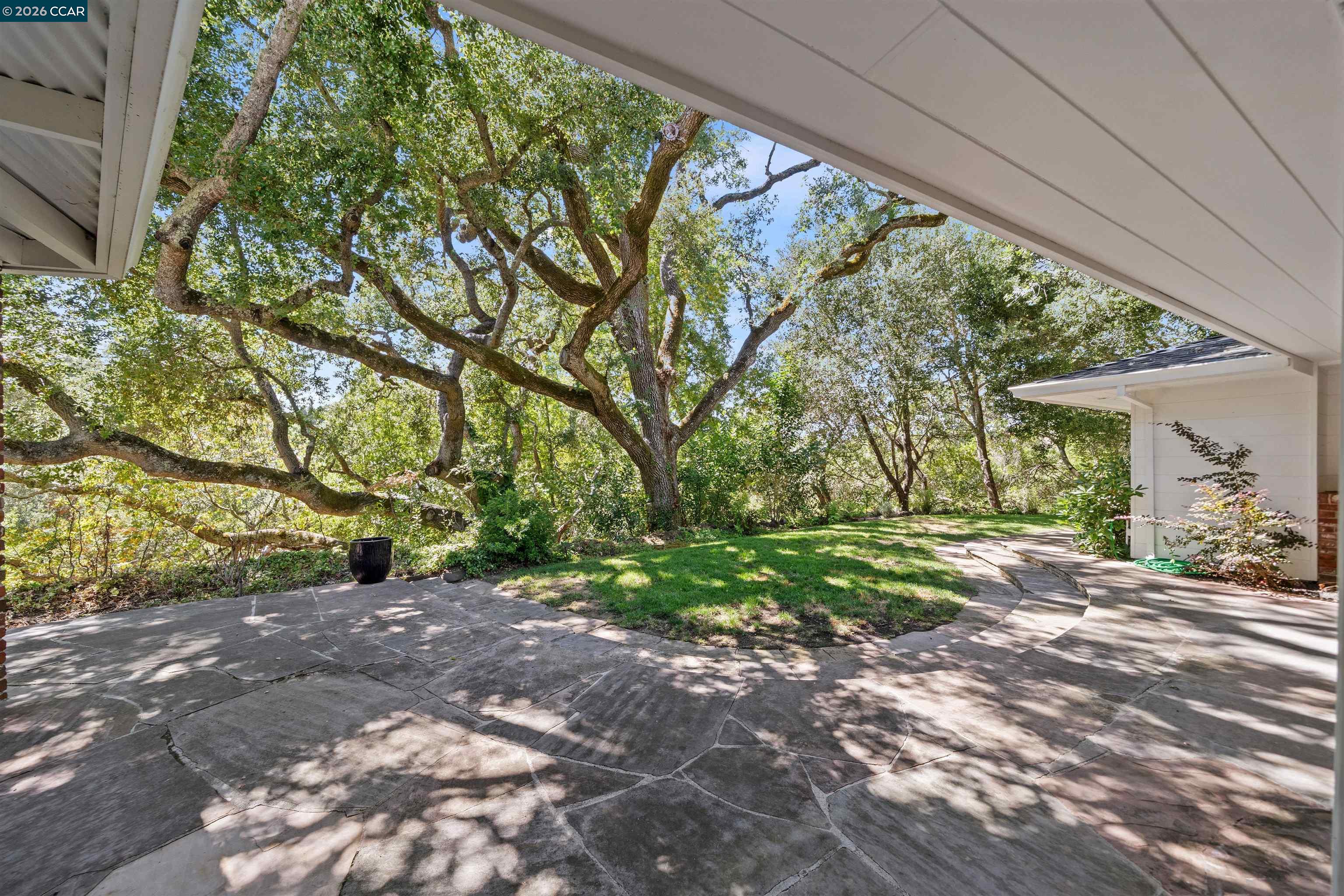 18 Sycamore Rd
