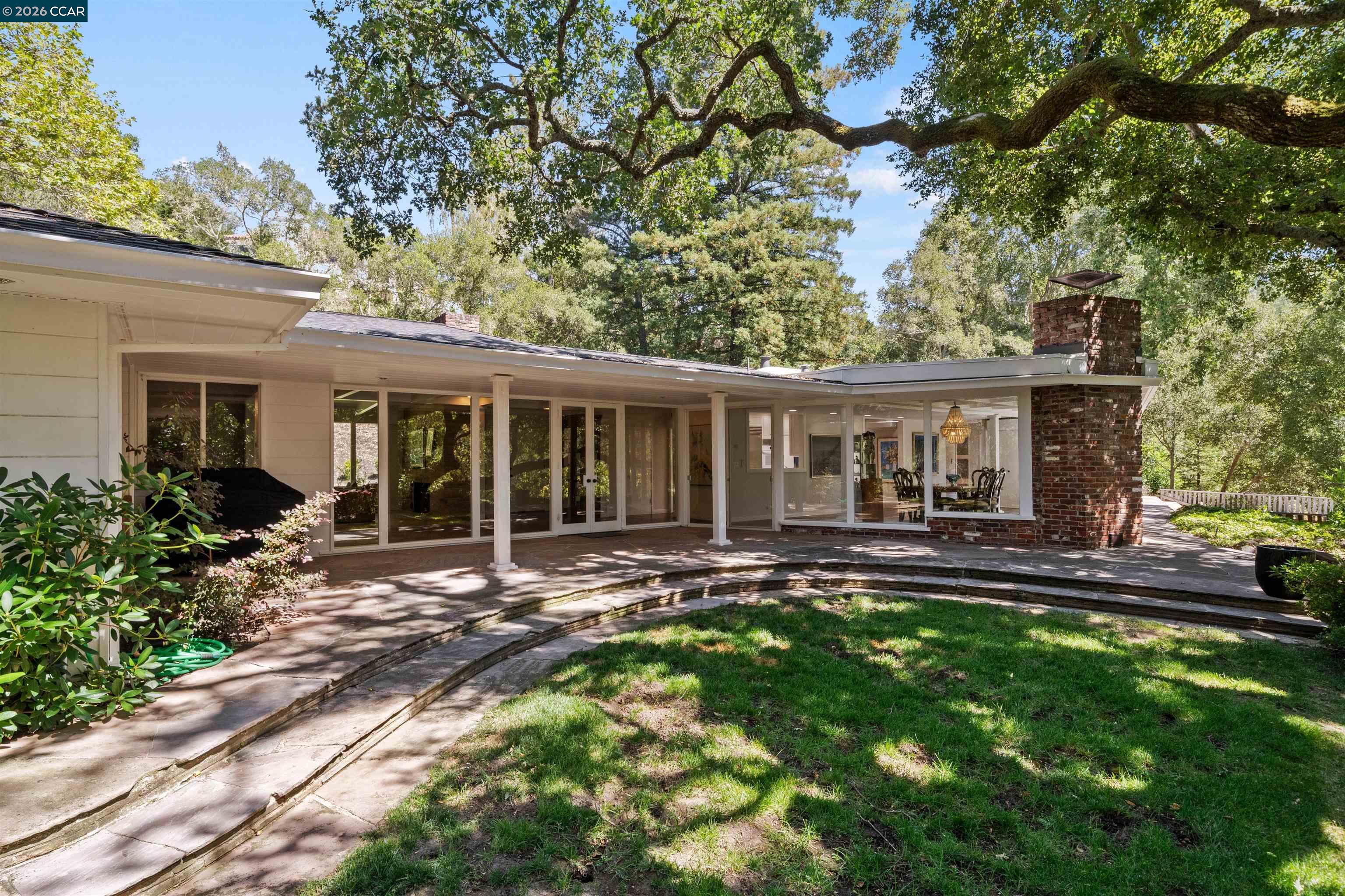 18 Sycamore Rd