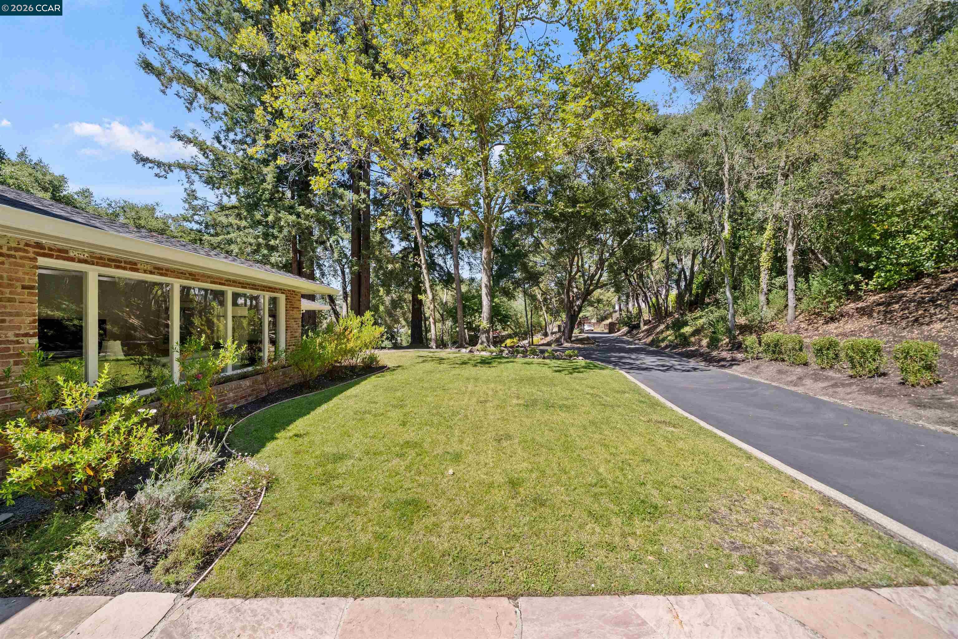 18 Sycamore Rd