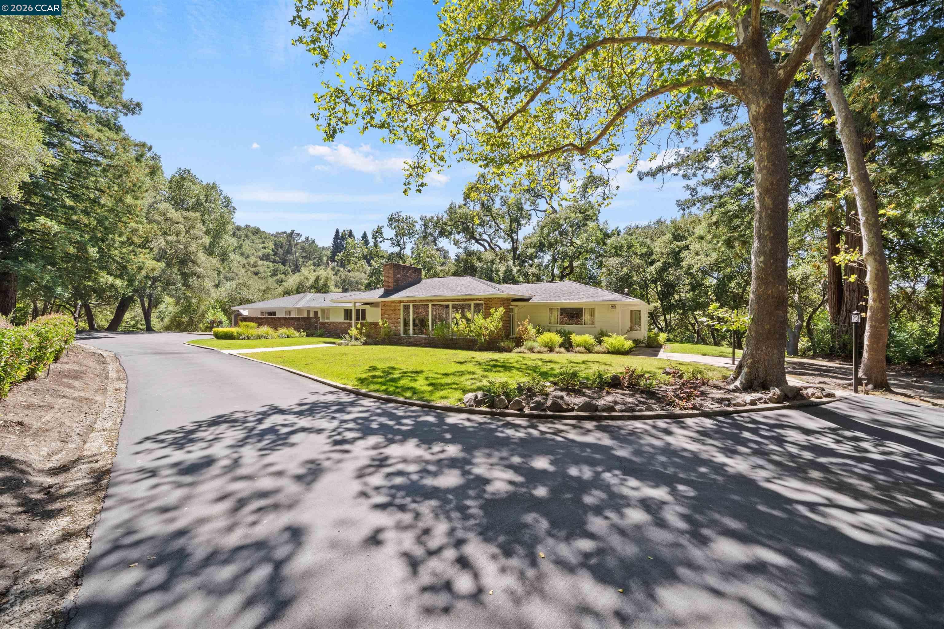 18 Sycamore Rd