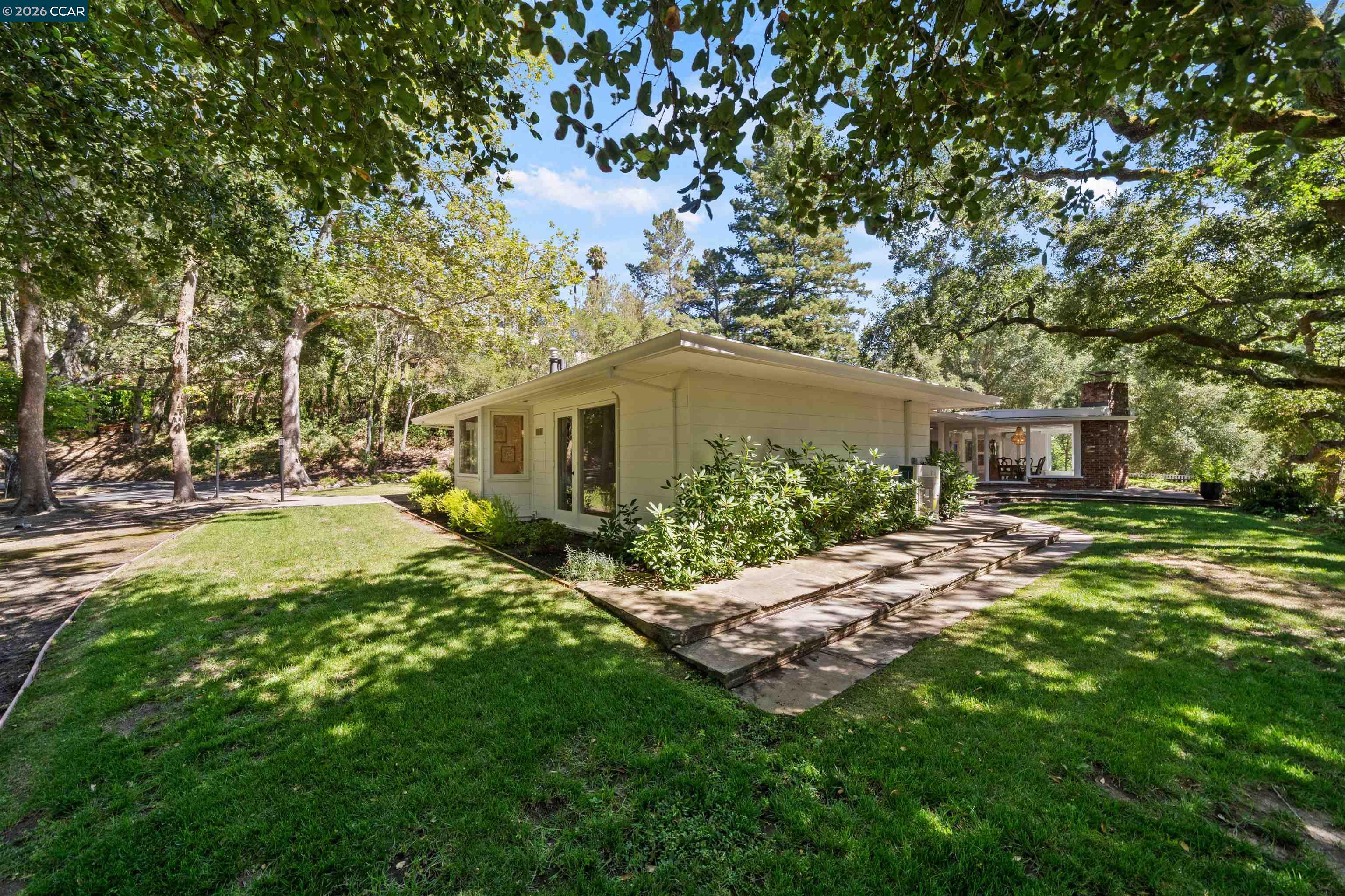 18 Sycamore Rd