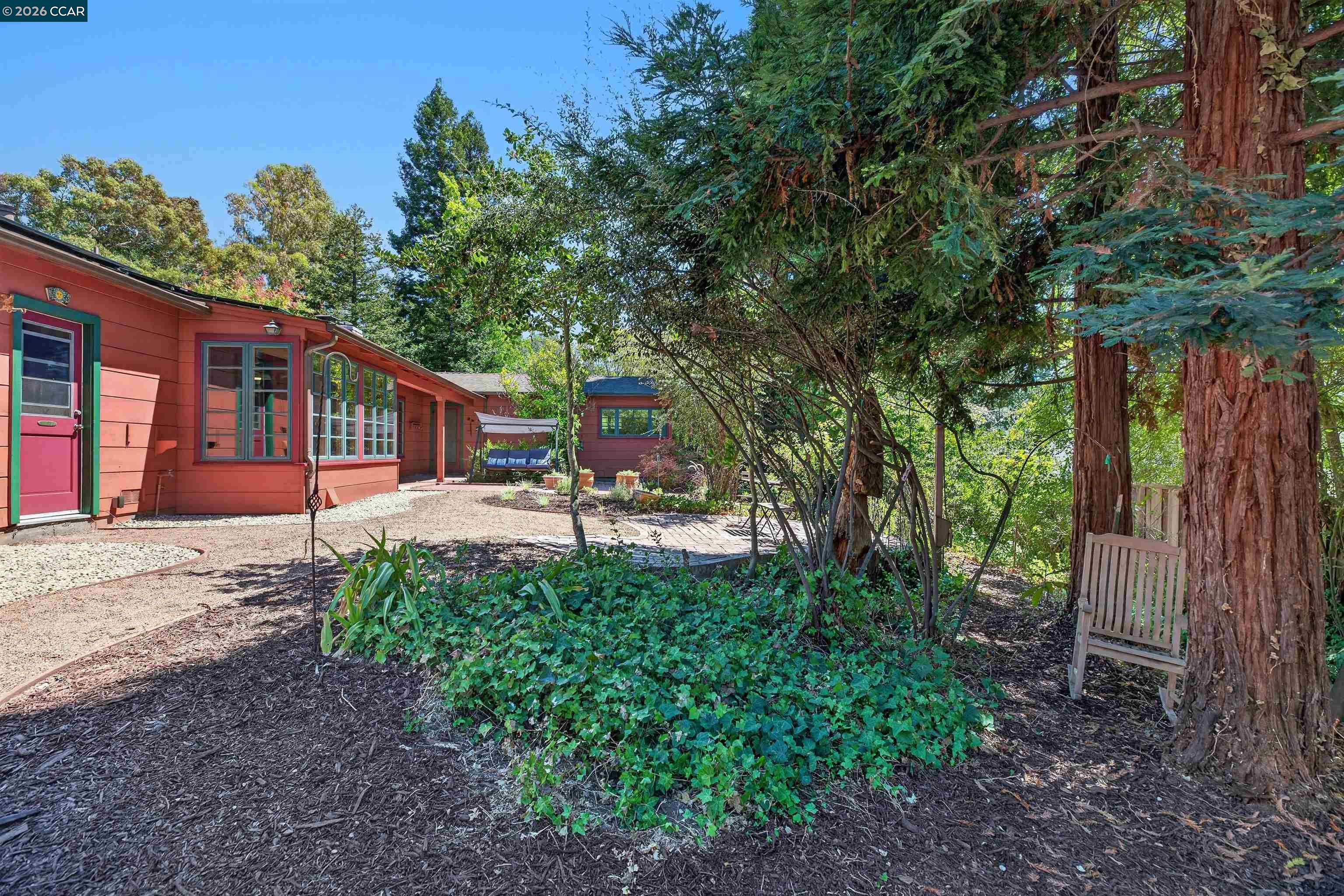755 Glenside Dr