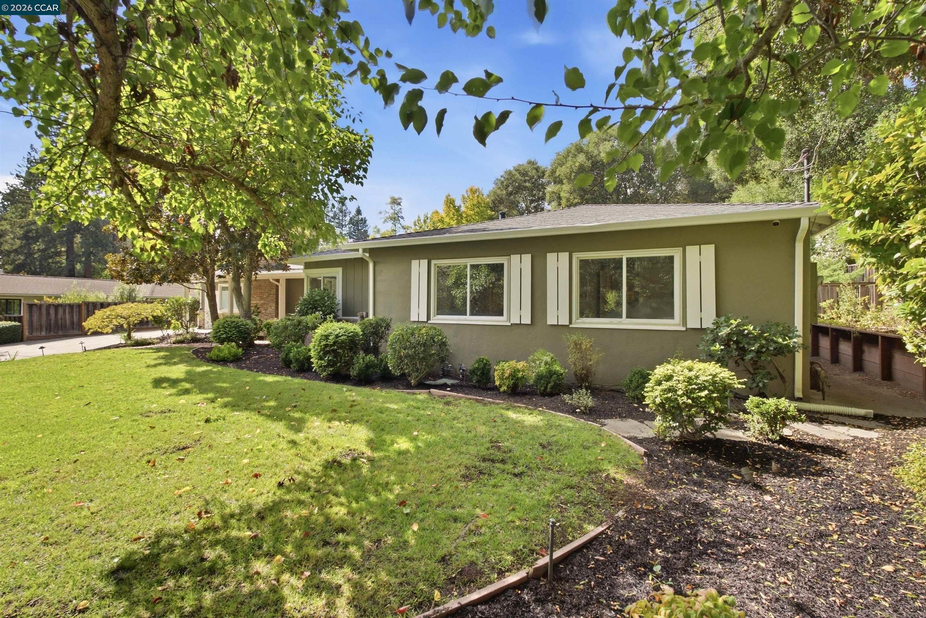 57 Lombardy Ln