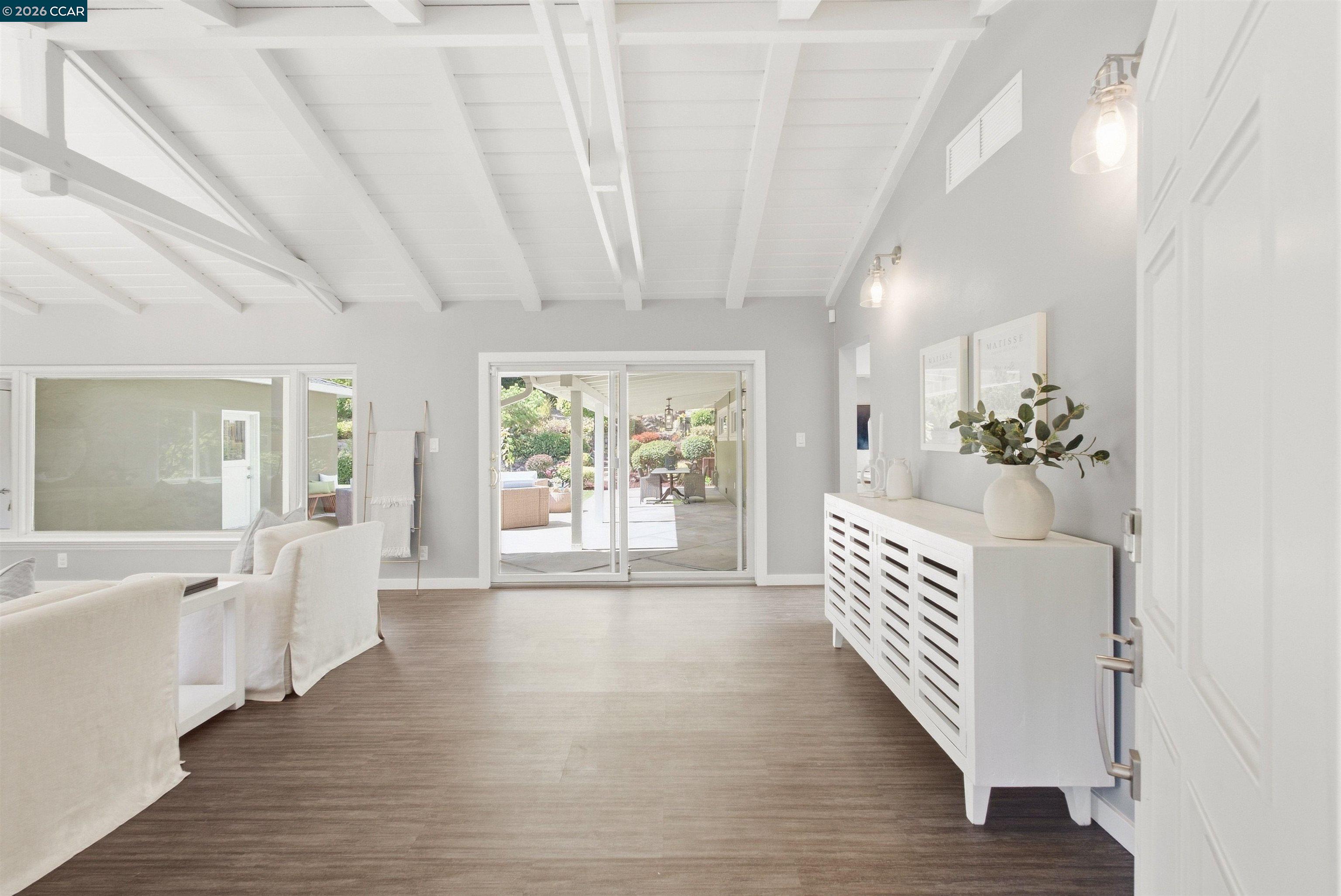 57 Lombardy Ln