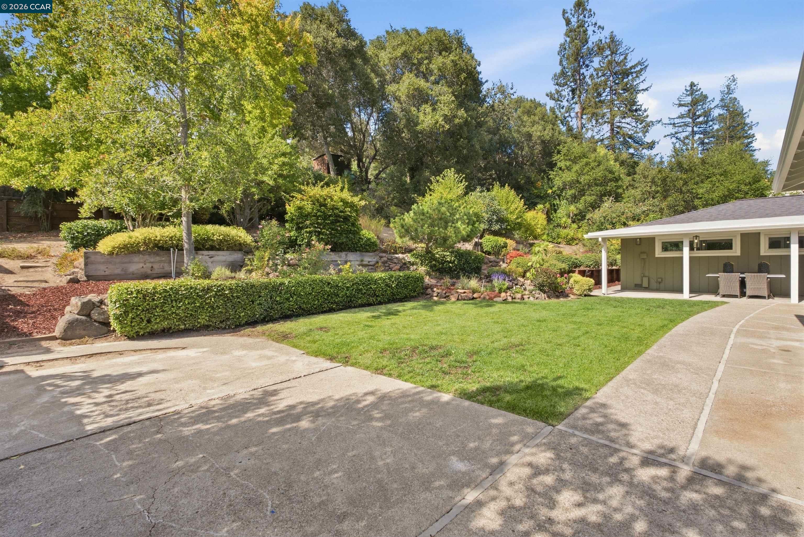 57 Lombardy Ln