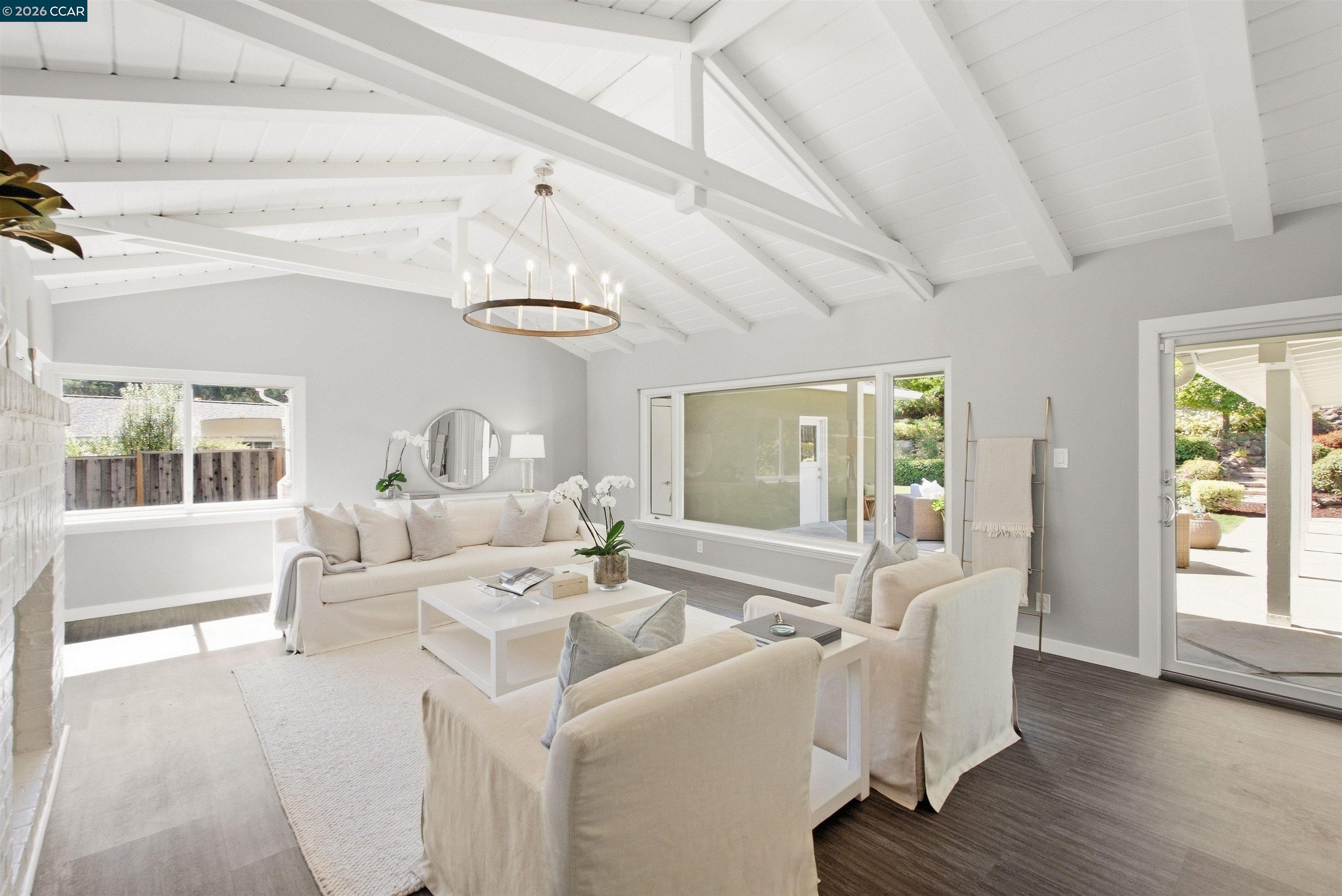 57 Lombardy Ln