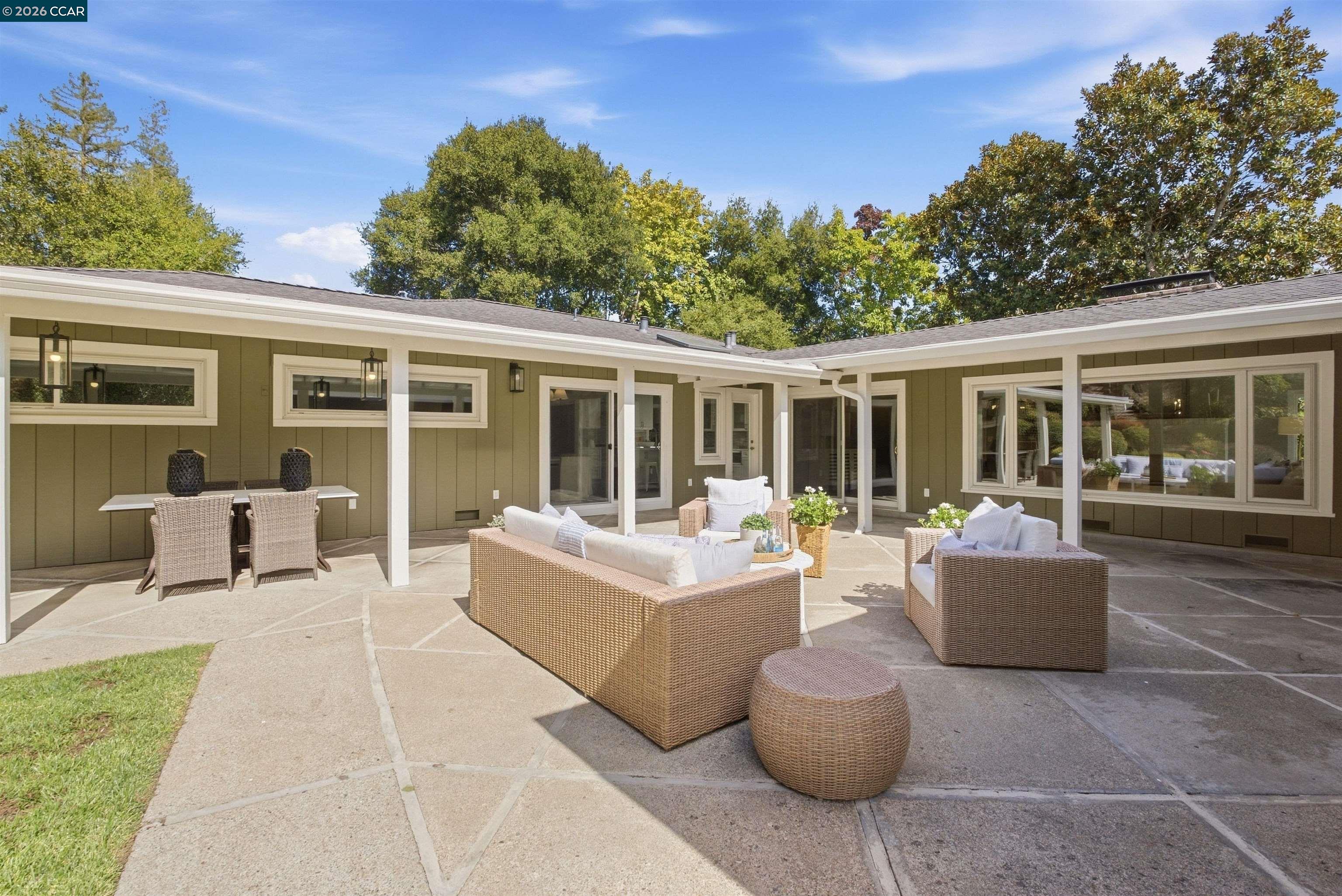 57 Lombardy Ln